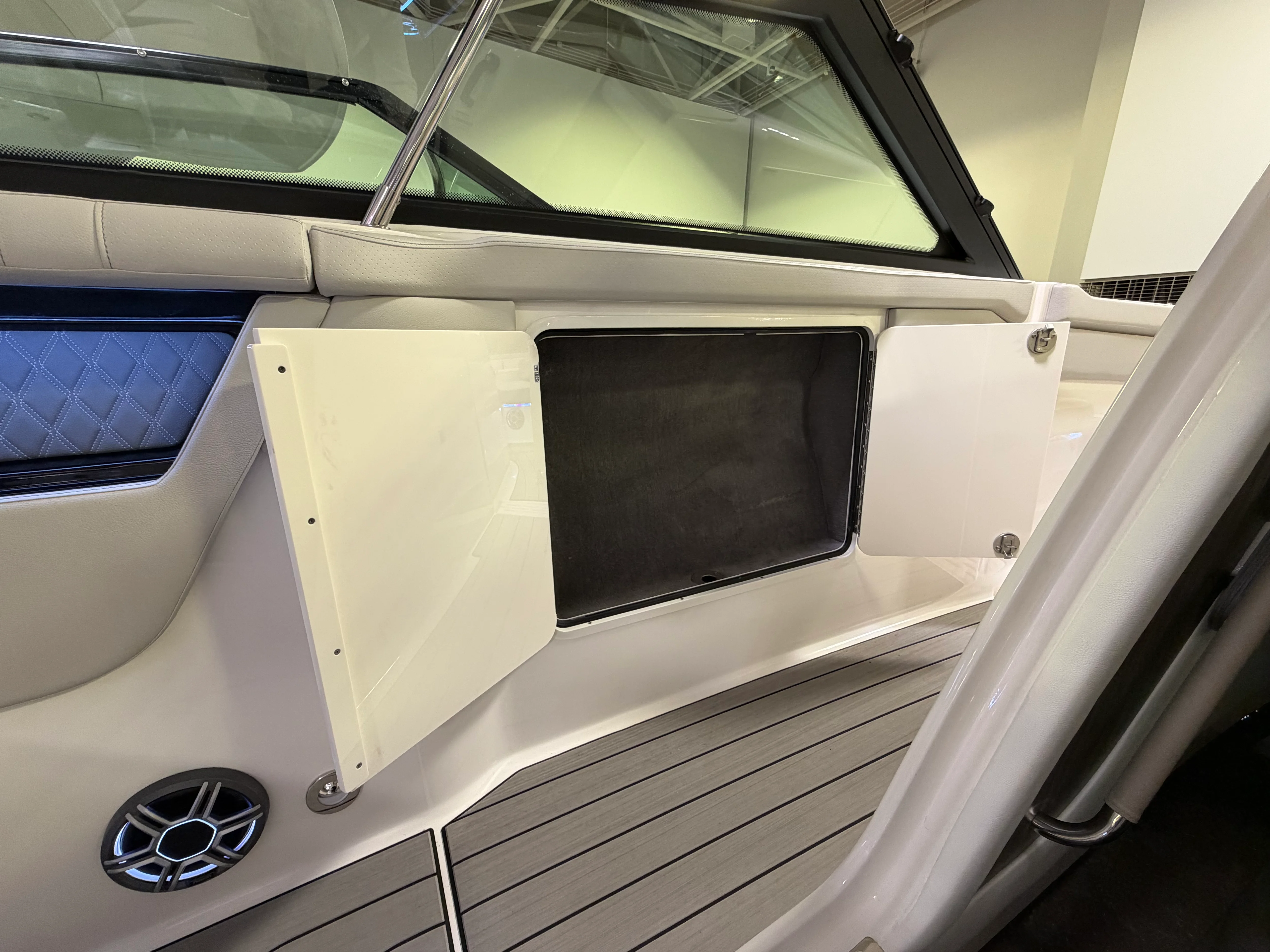 2026 Sea Ray SLX 400 Image Thumbnail #38