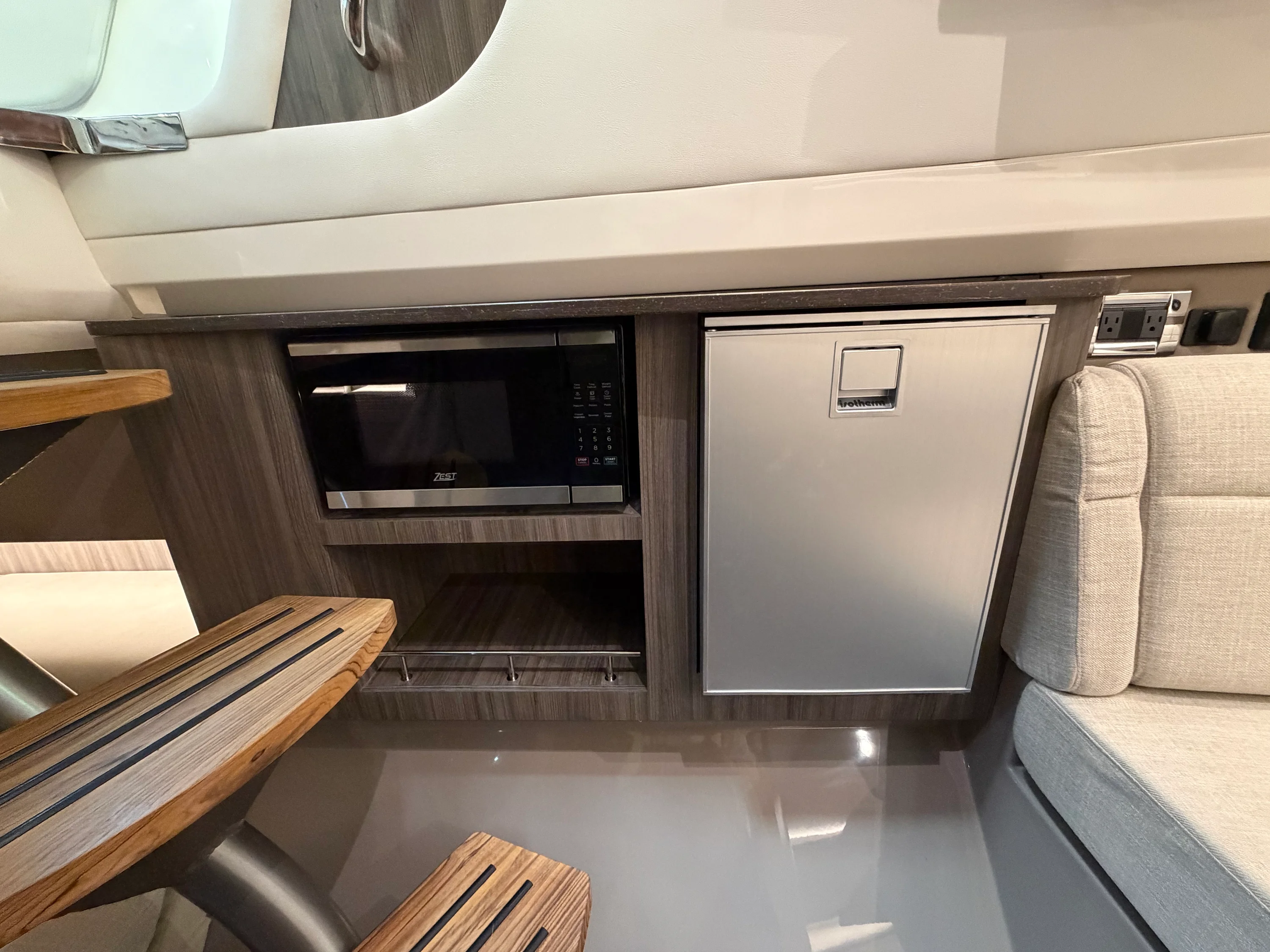 2026 Sea Ray SLX 400 Image Thumbnail #35