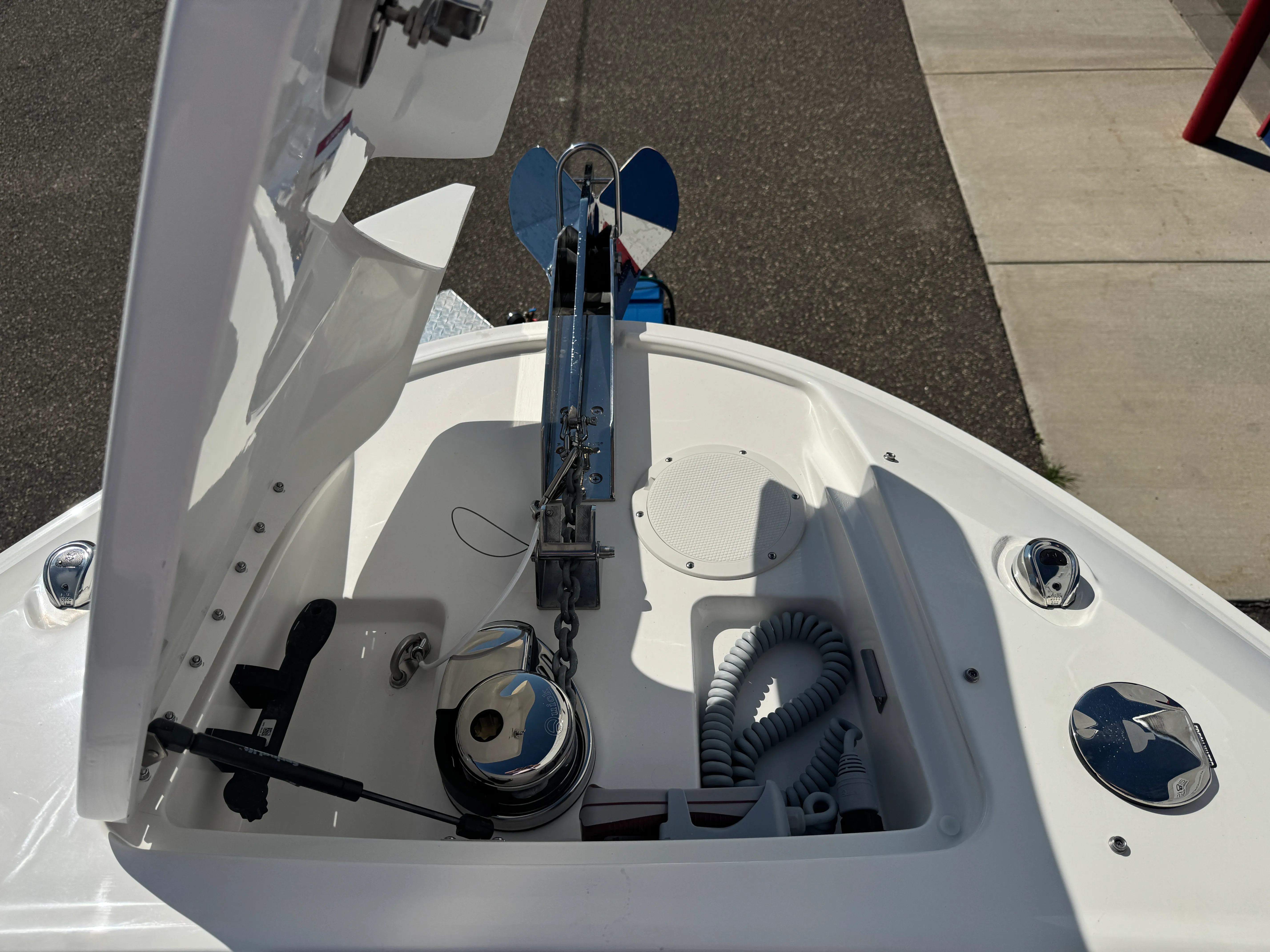 2026 Sea Ray SLX 350 Image Thumbnail #49