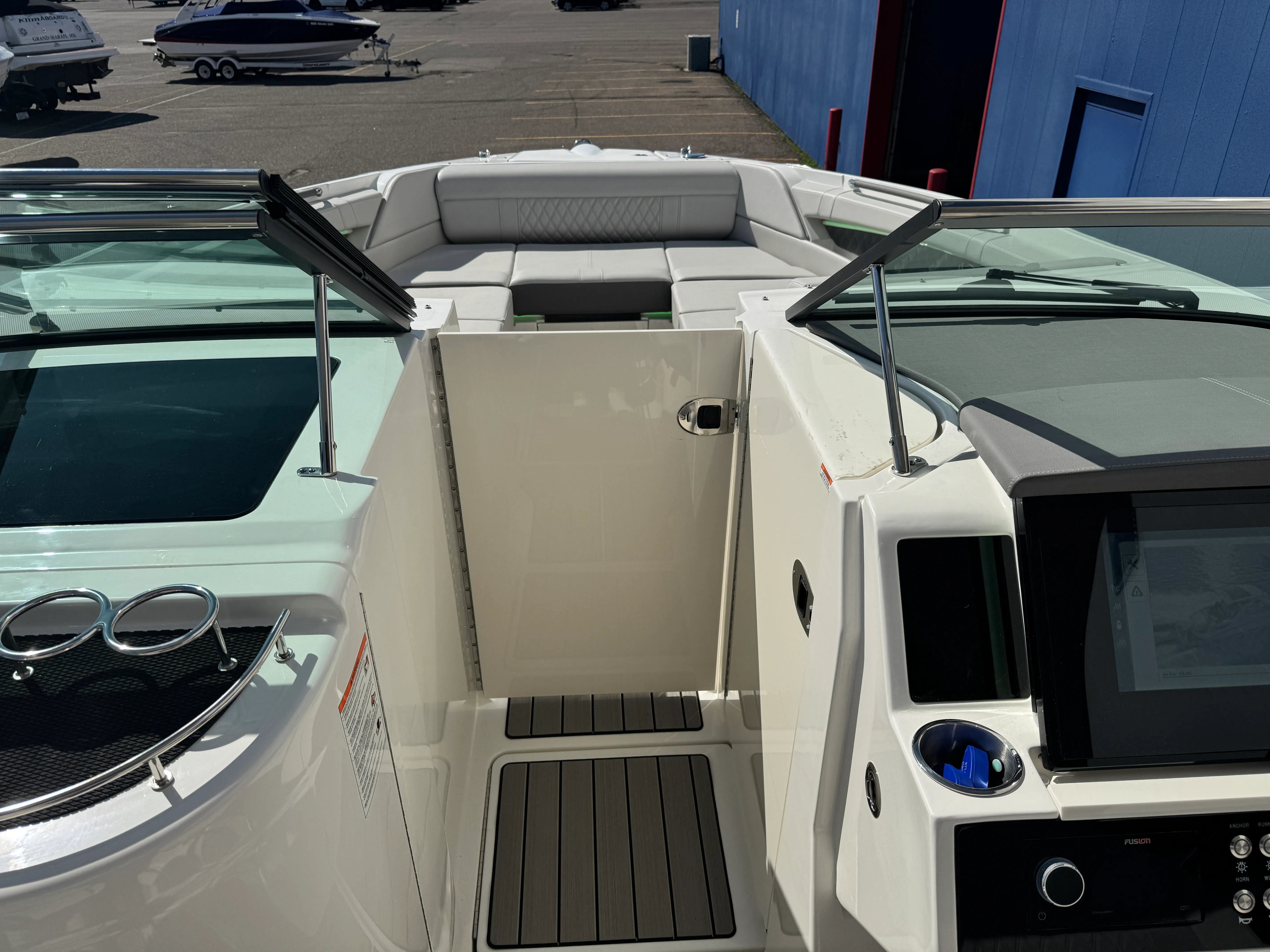 2026 Sea Ray SLX 350 Image Thumbnail #40