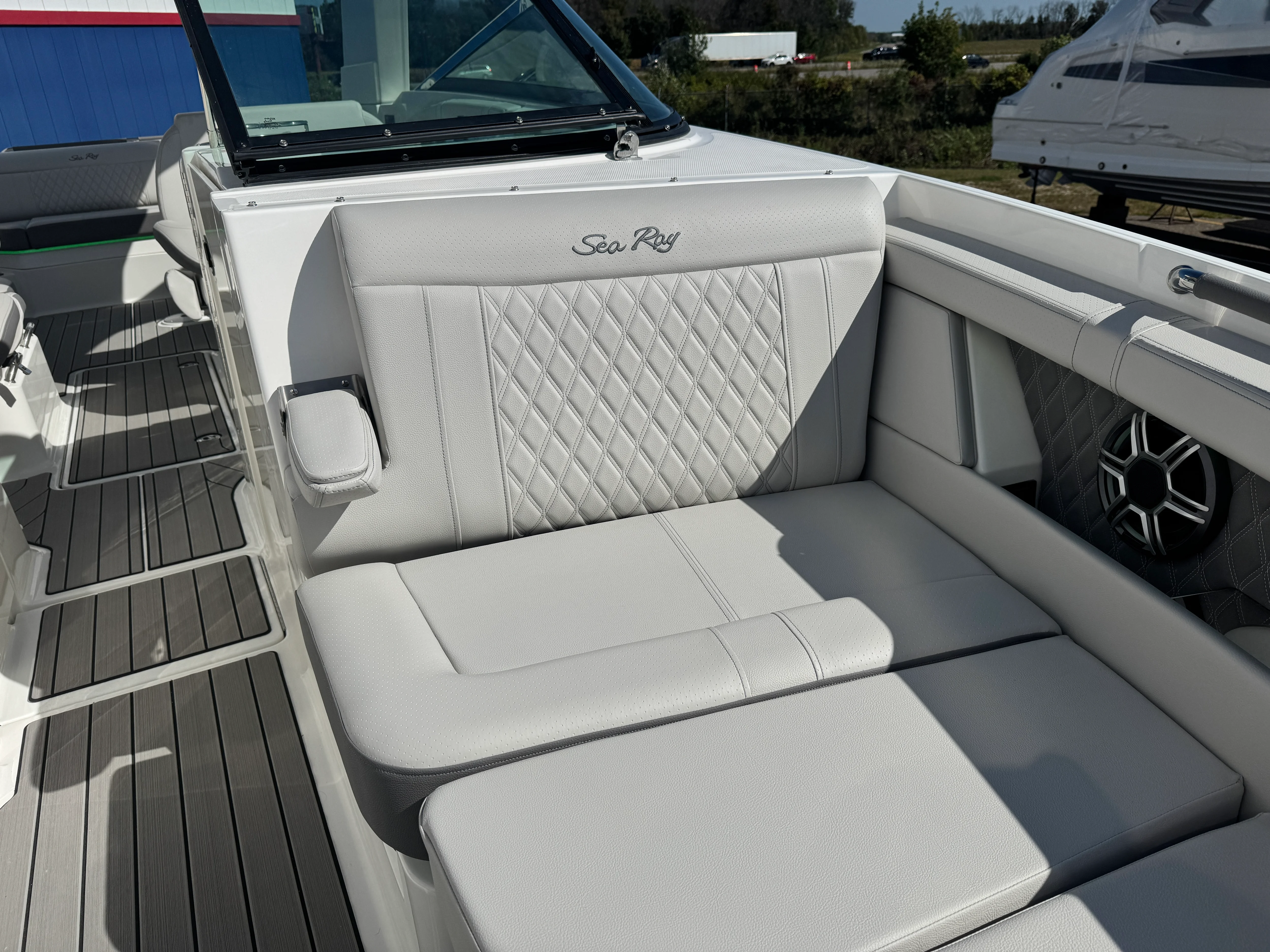 2026 Sea Ray SLX 350 Image Thumbnail #52