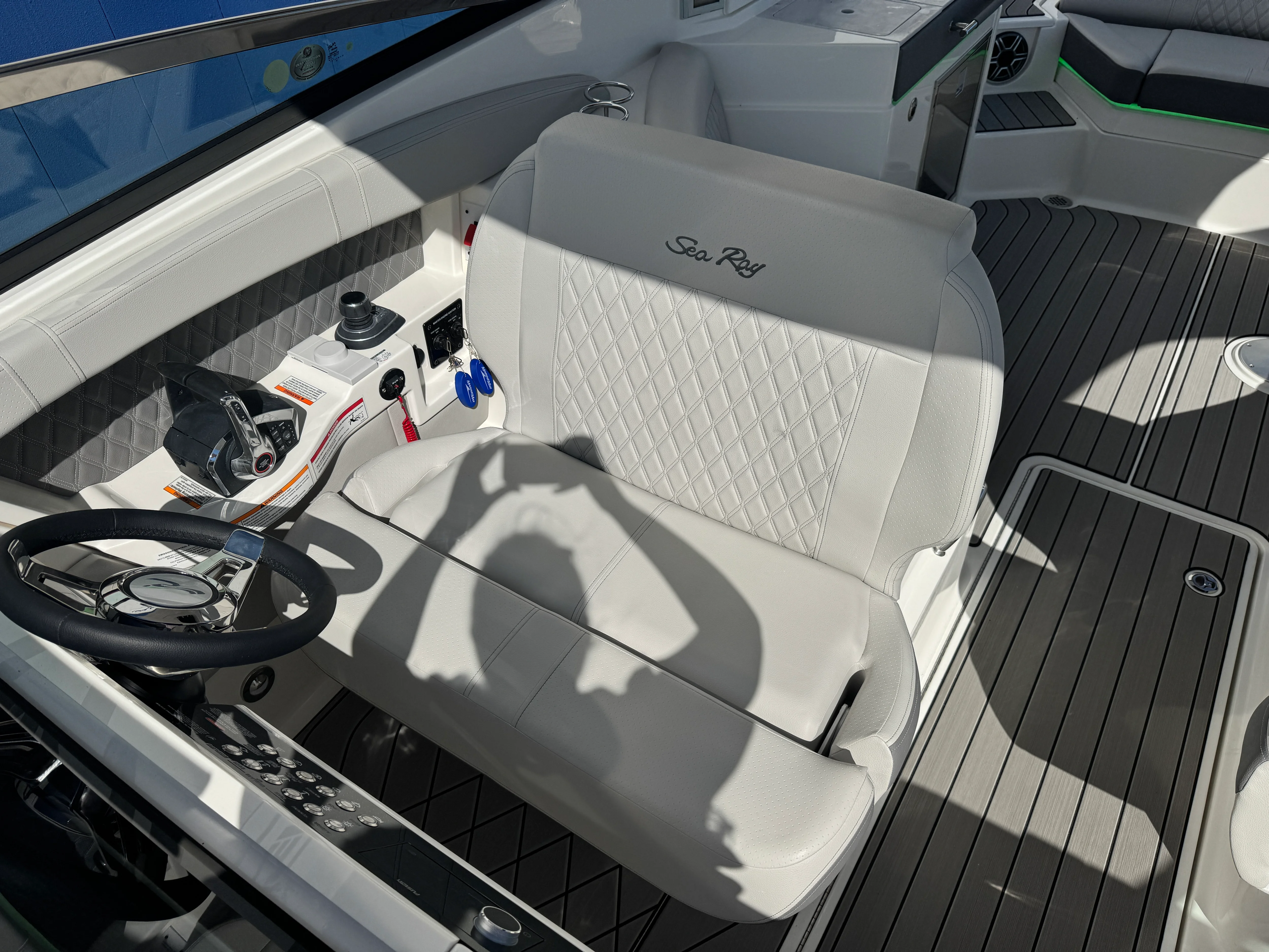 2026 Sea Ray SLX 350 Image Thumbnail #36