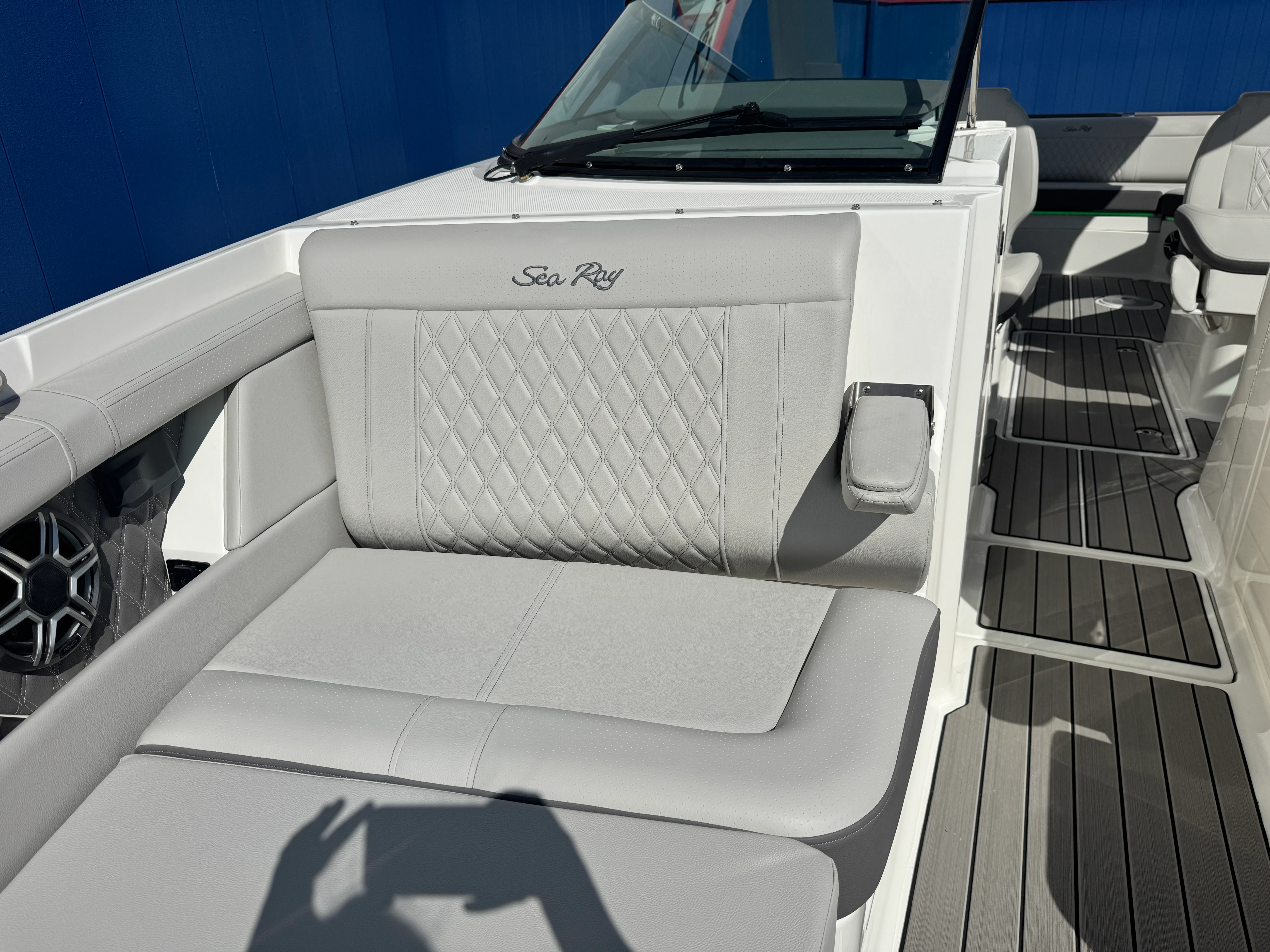 2026 Sea Ray SLX 350 Image Thumbnail #51