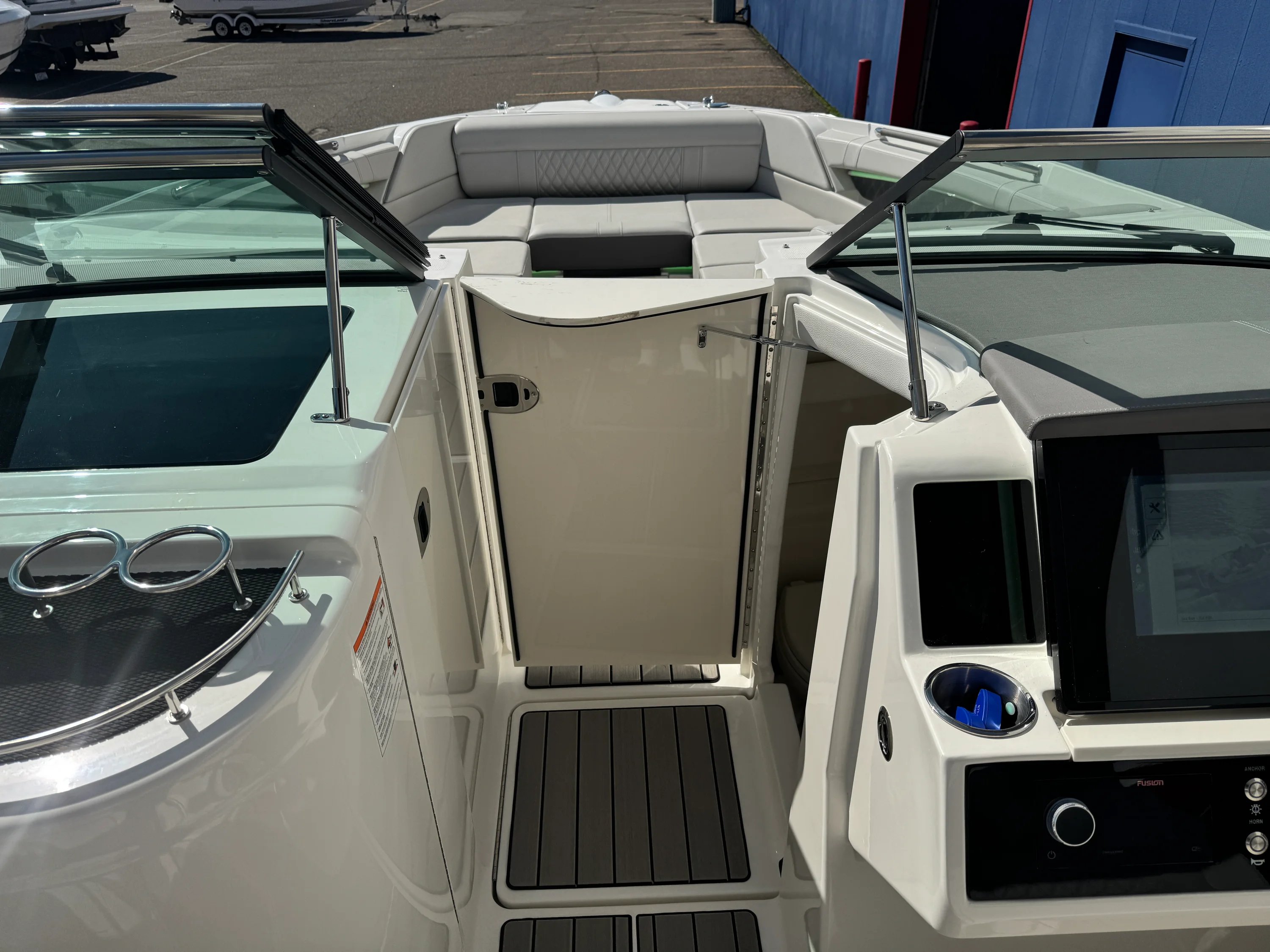 2026 Sea Ray SLX 350 Image Thumbnail #41