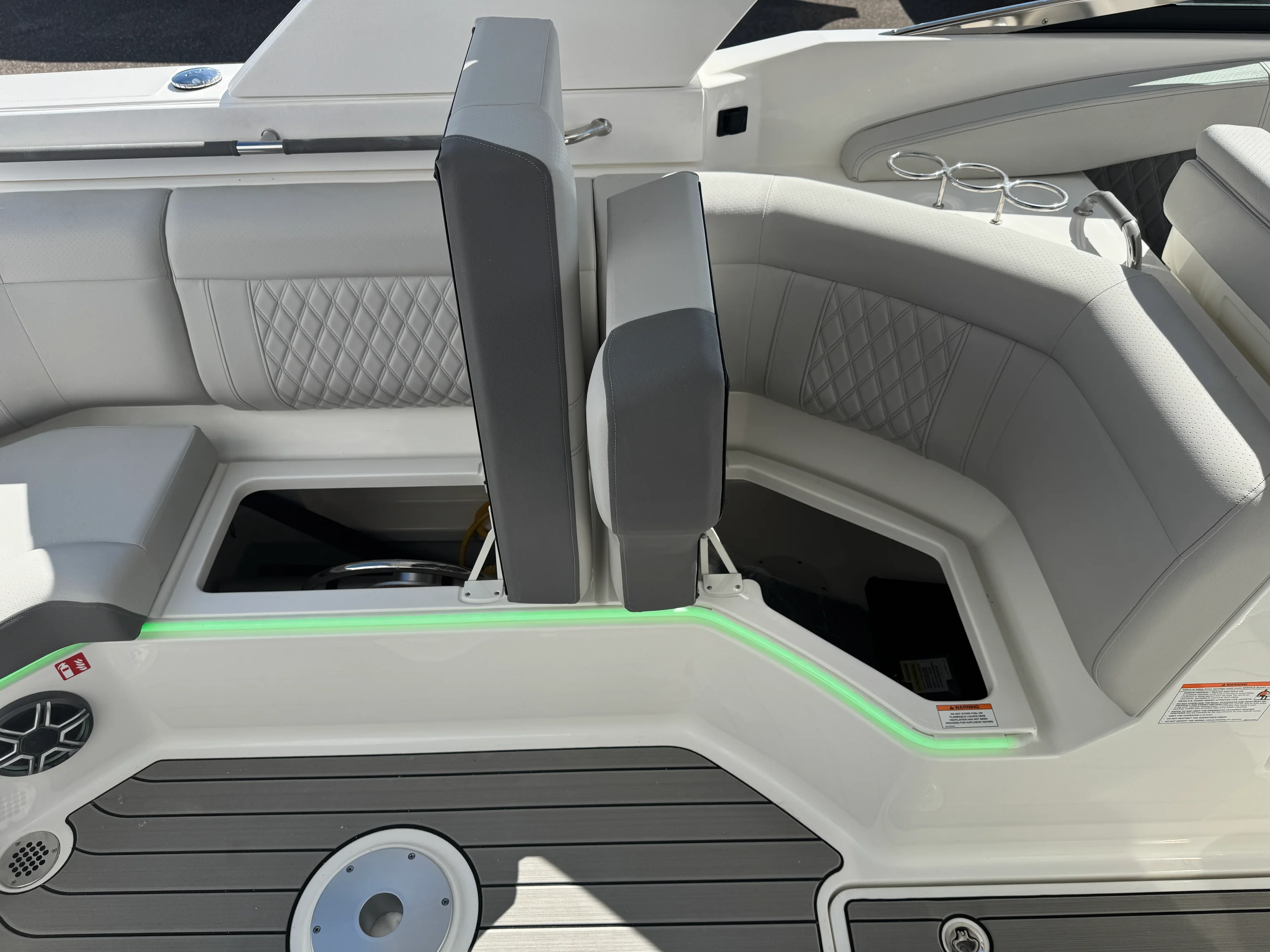 2026 Sea Ray SLX 350 Image Thumbnail #21