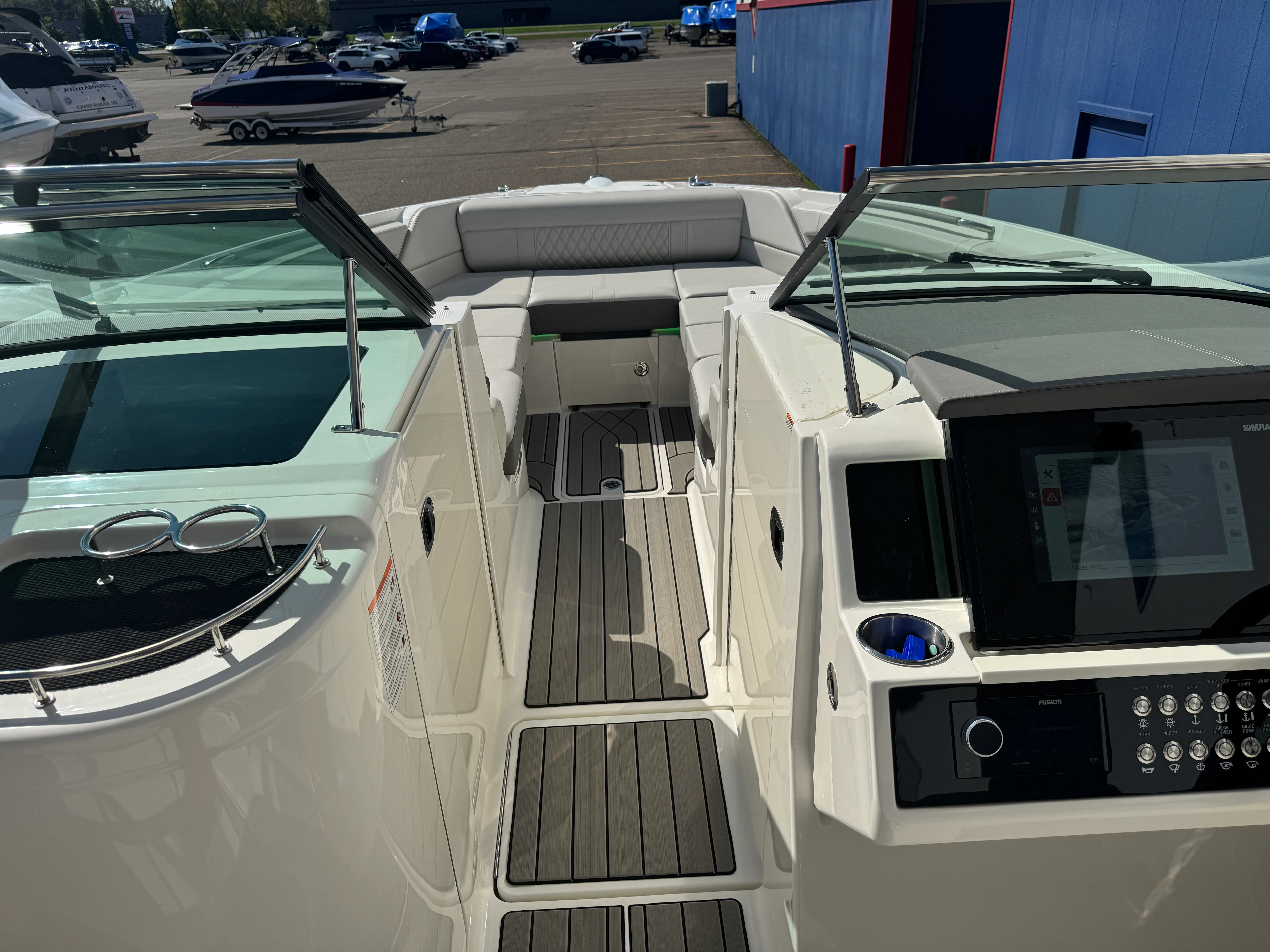 2026 Sea Ray SLX 350 Image Thumbnail #39