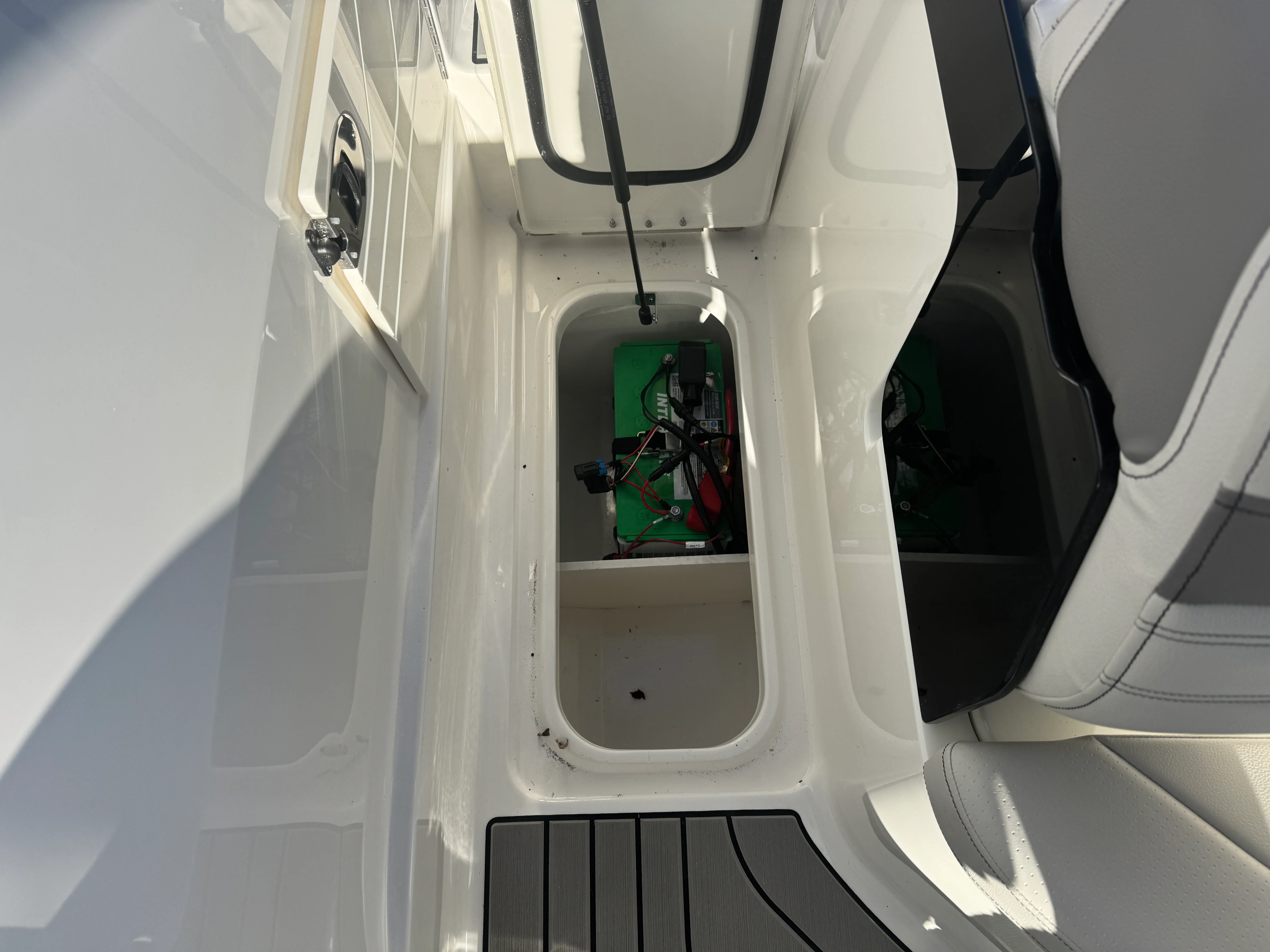 2026 Sea Ray SLX 260 Image Thumbnail #14