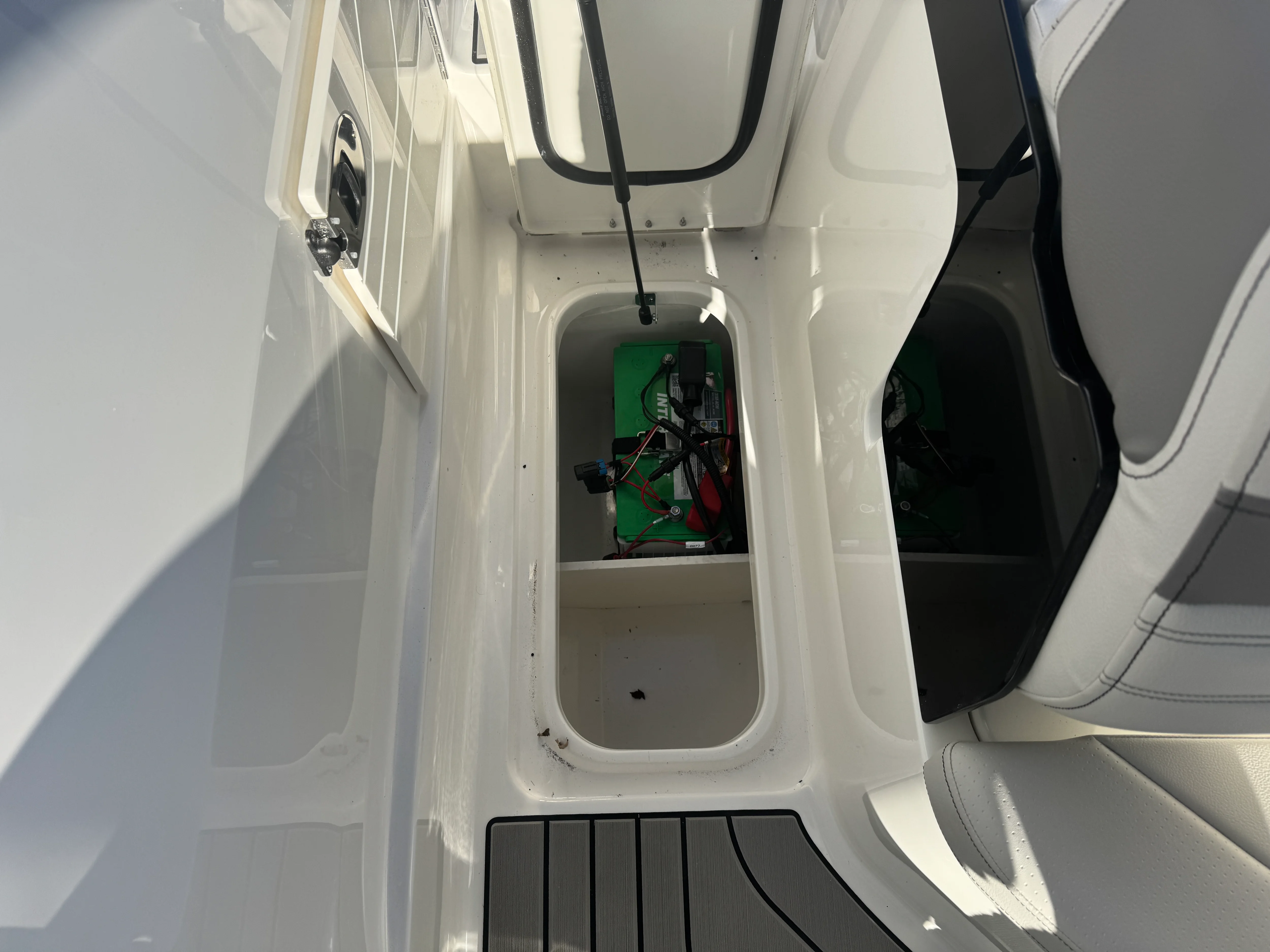 2026 Sea Ray SLX 260 Image Thumbnail #14