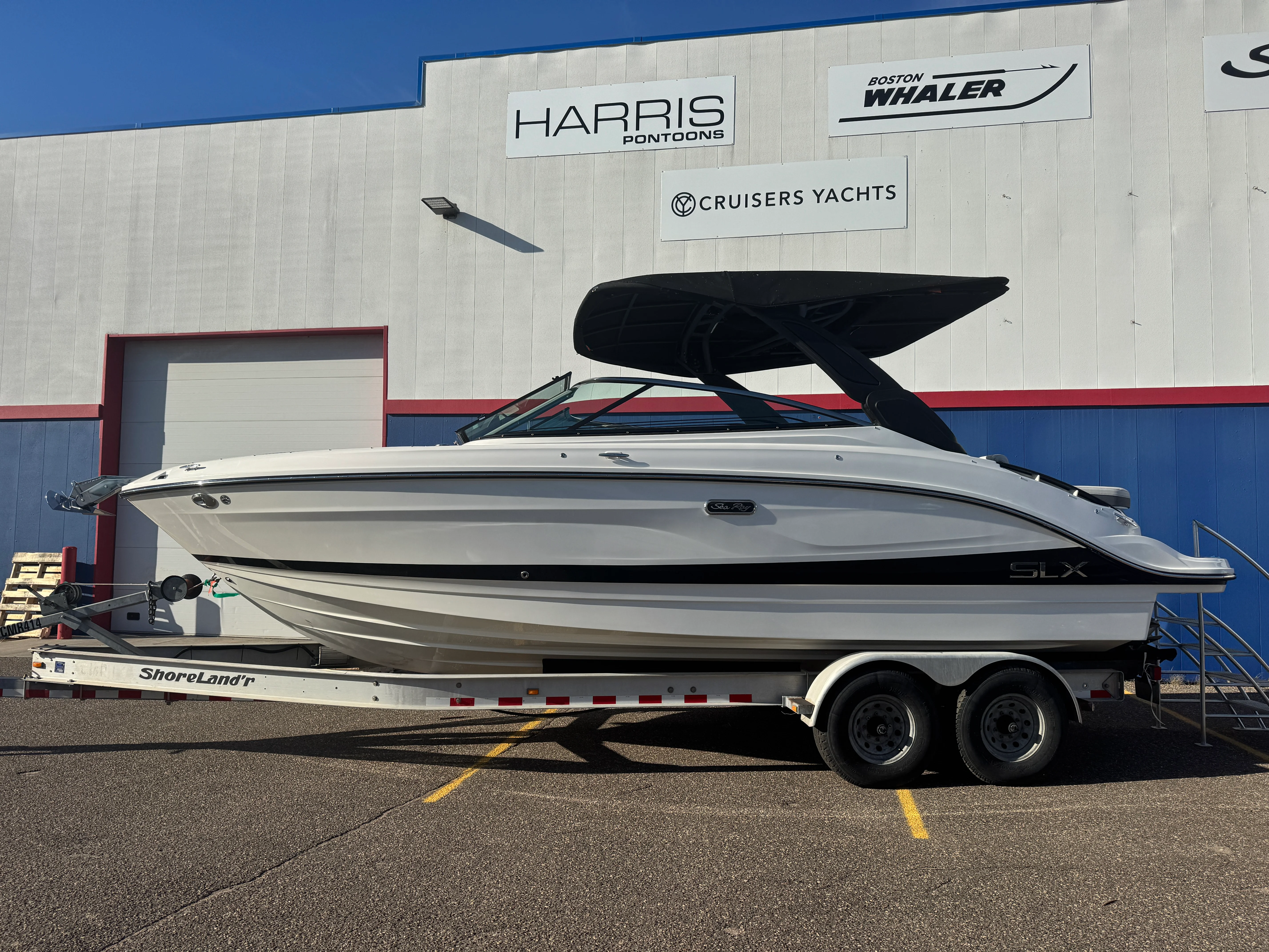 2026 Sea Ray SLX 260 Image Thumbnail #3