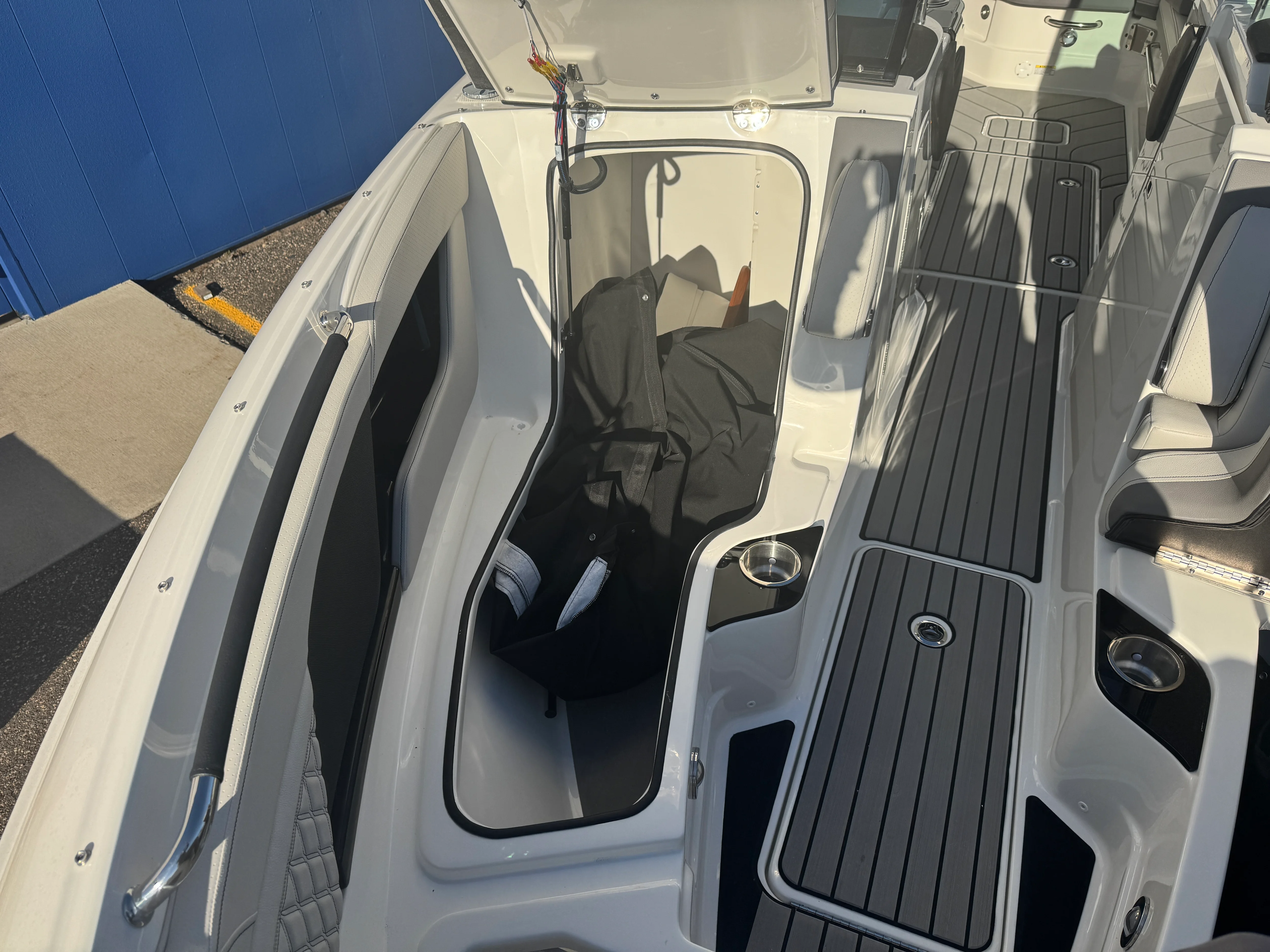 2026 Sea Ray SLX 260 Image Thumbnail #49