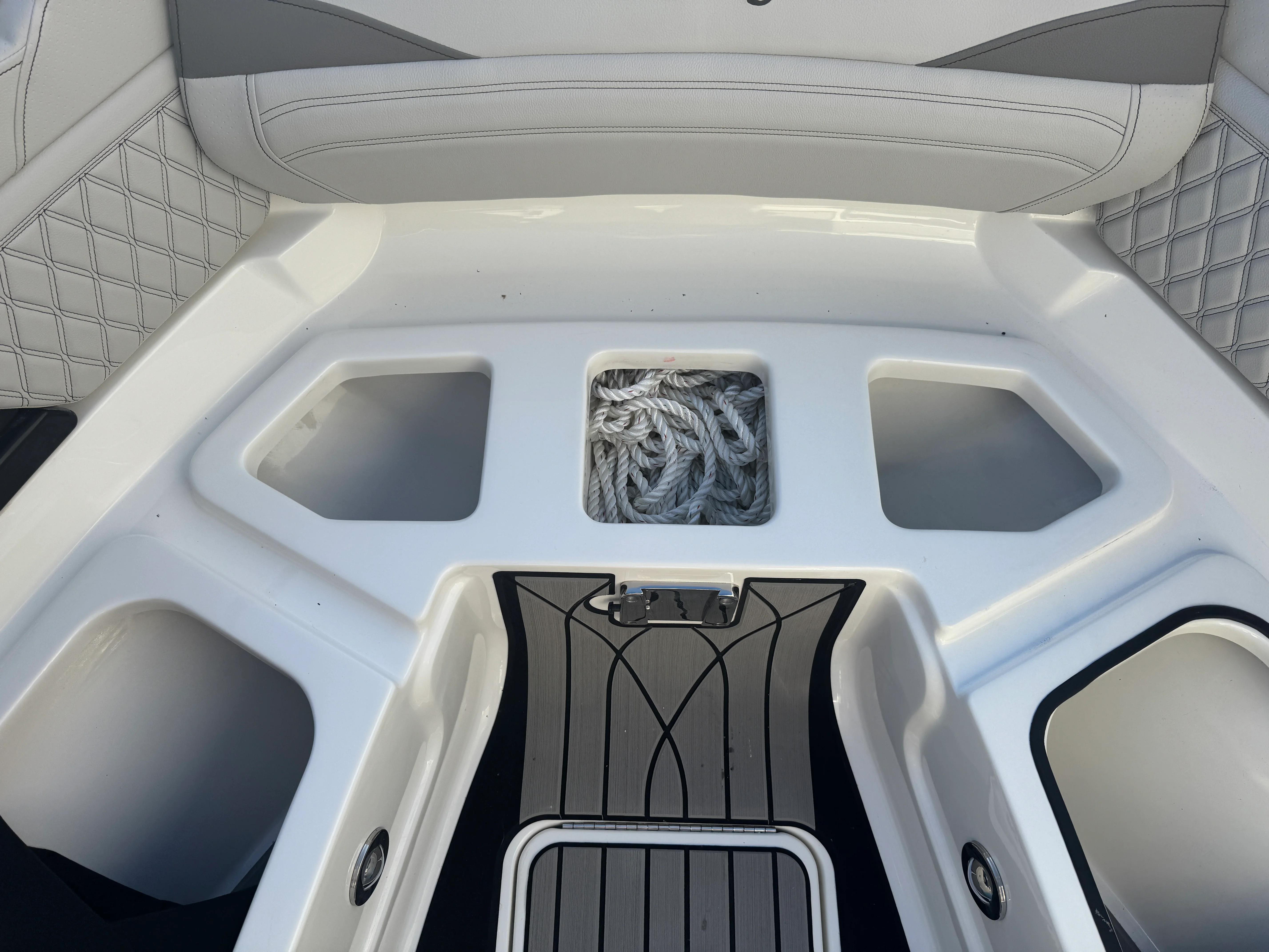 2026 Sea Ray SLX 260 Image Thumbnail #47