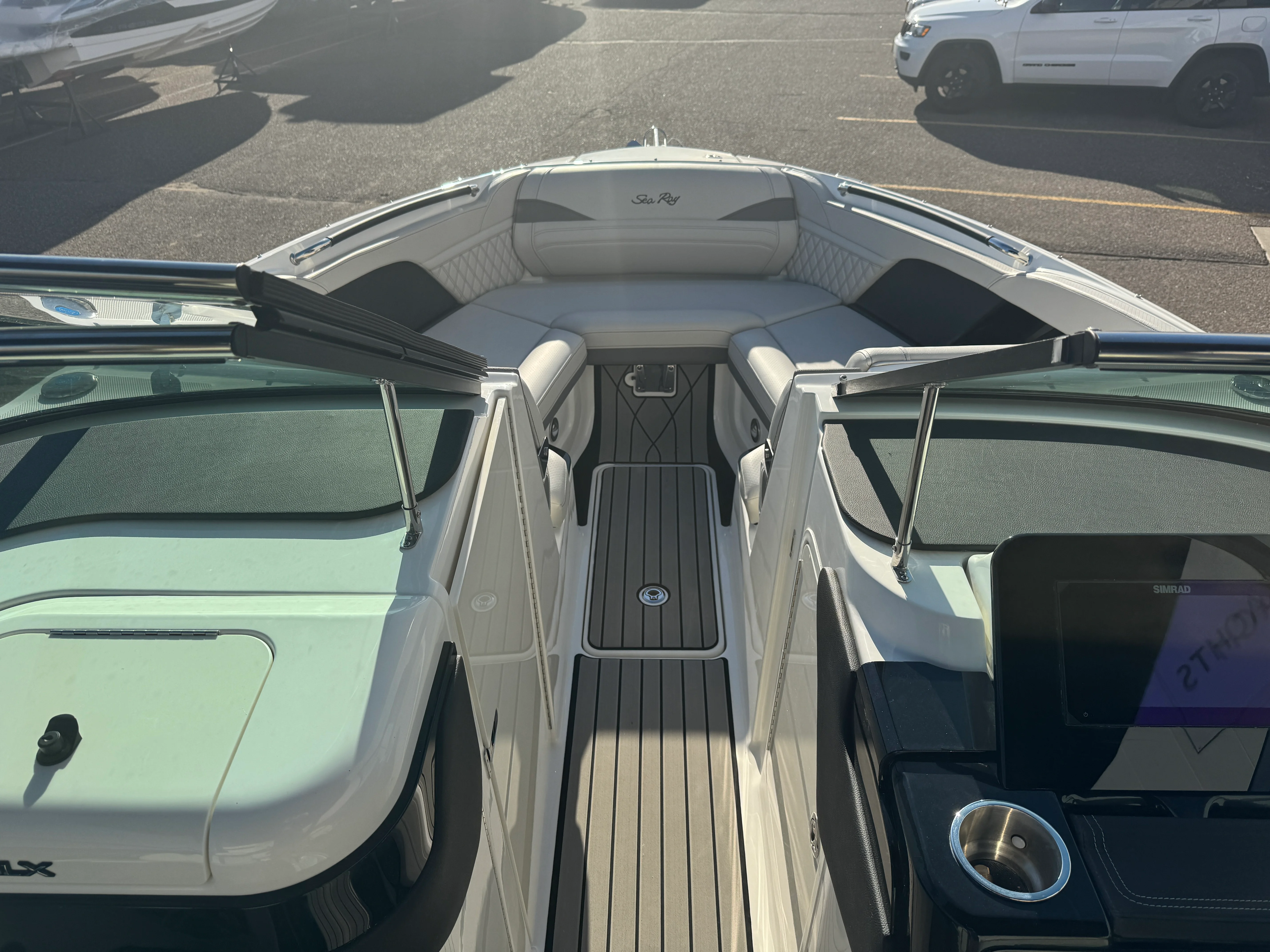 2026 Sea Ray SLX 260 Image Thumbnail #42