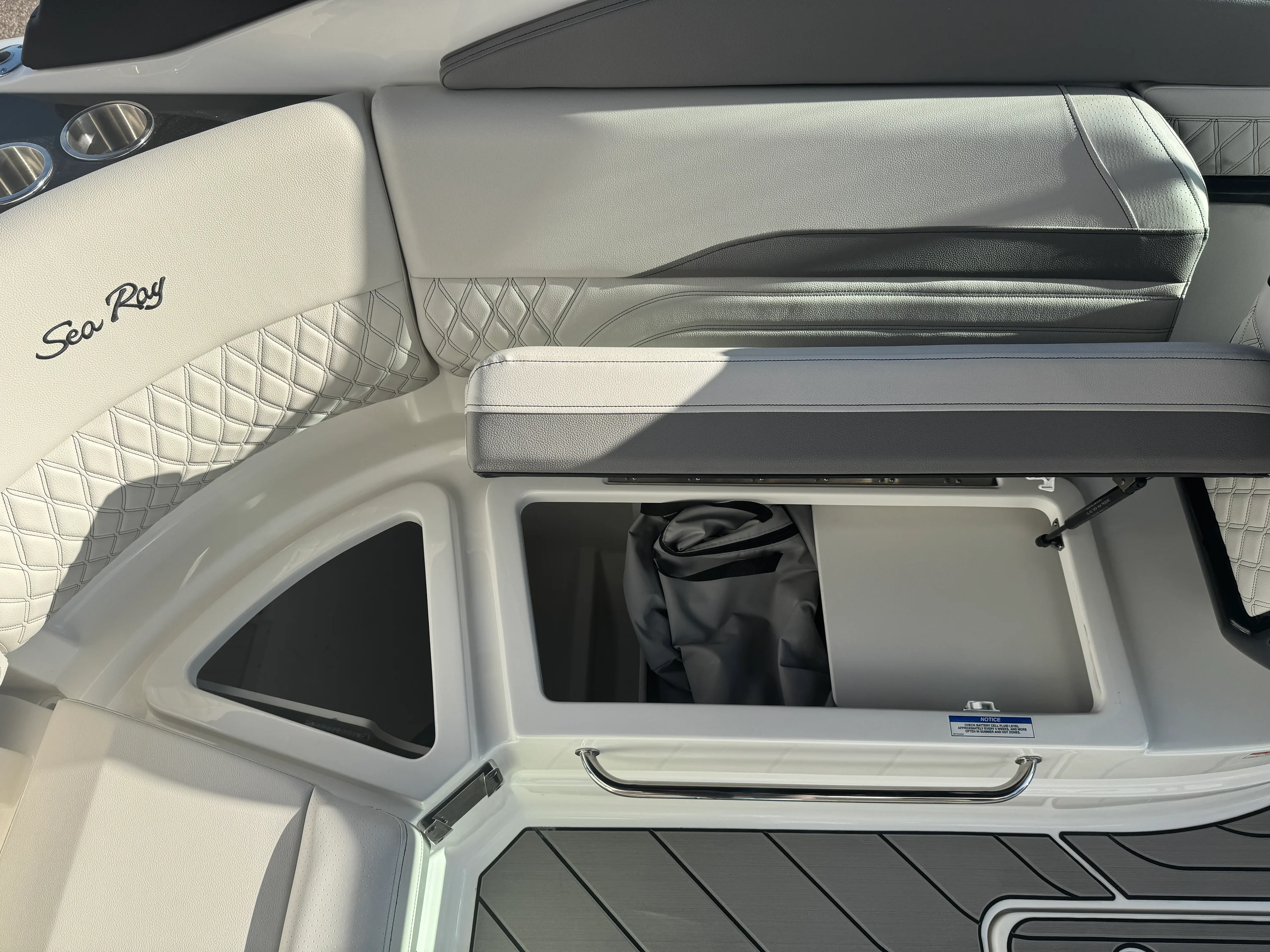 2026 Sea Ray SLX 260 Image Thumbnail #20