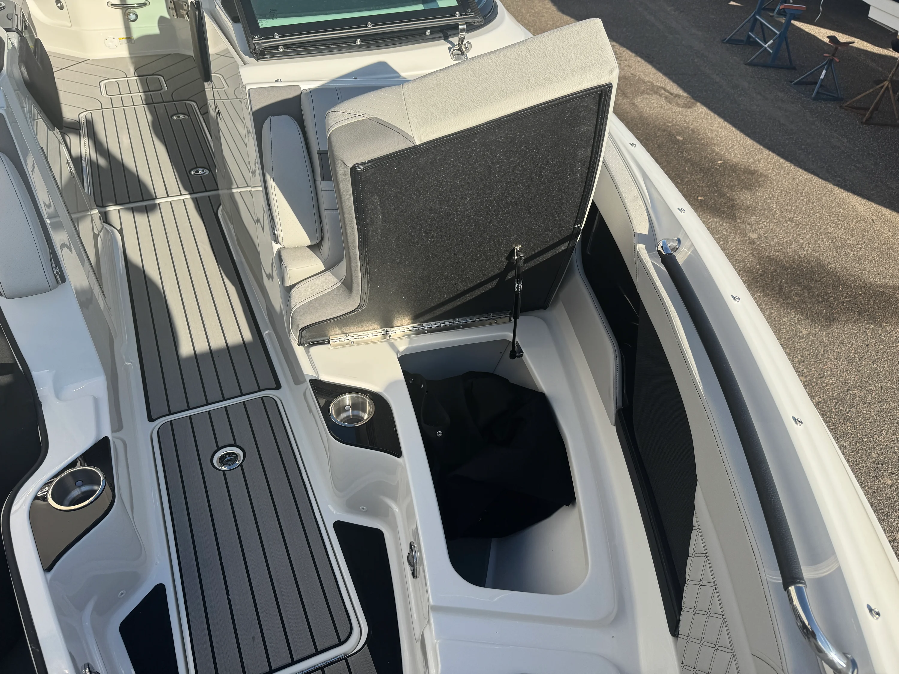 2026 Sea Ray SLX 260 Image Thumbnail #48