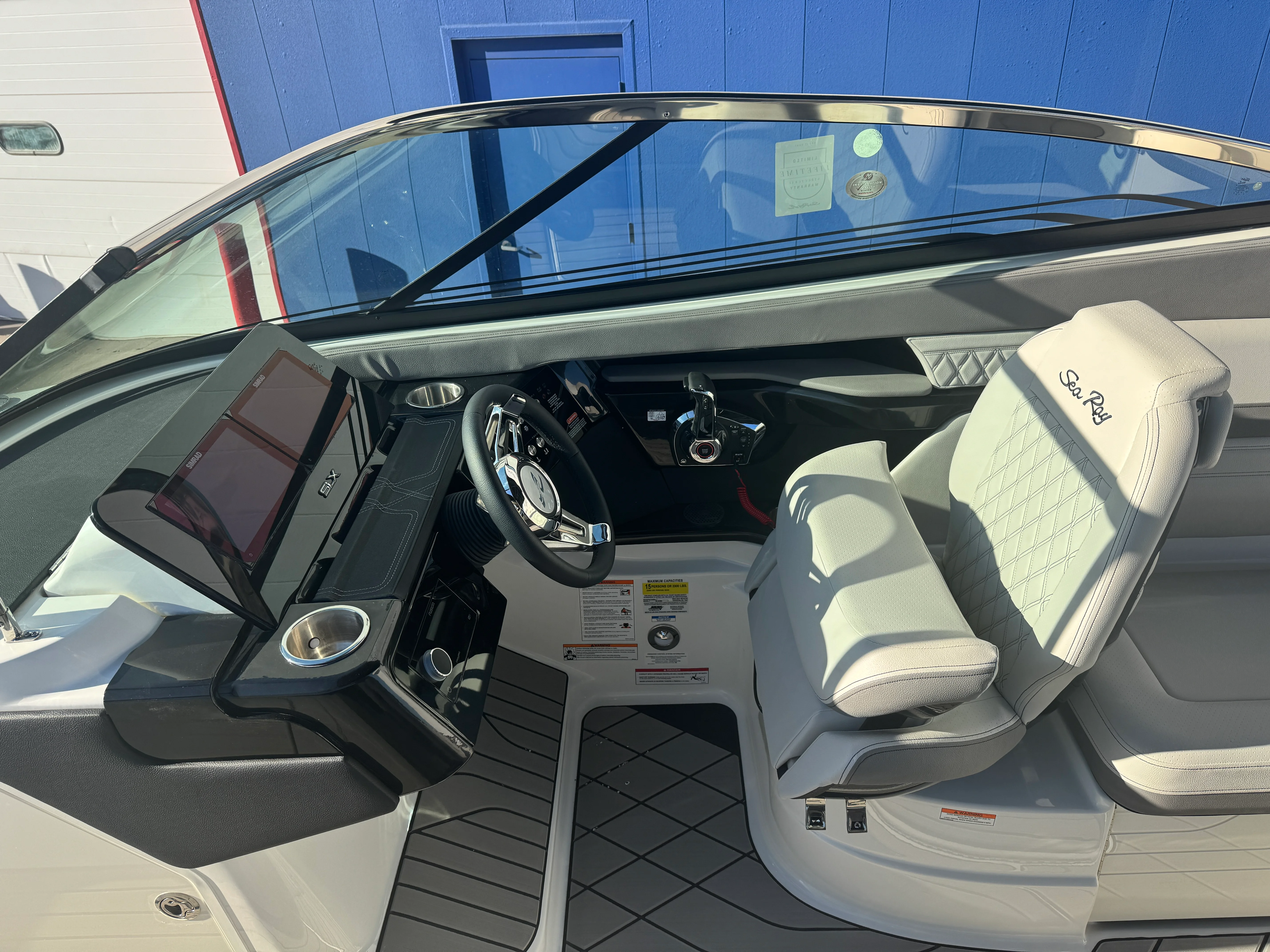 2026 Sea Ray SLX 260 Image Thumbnail #24