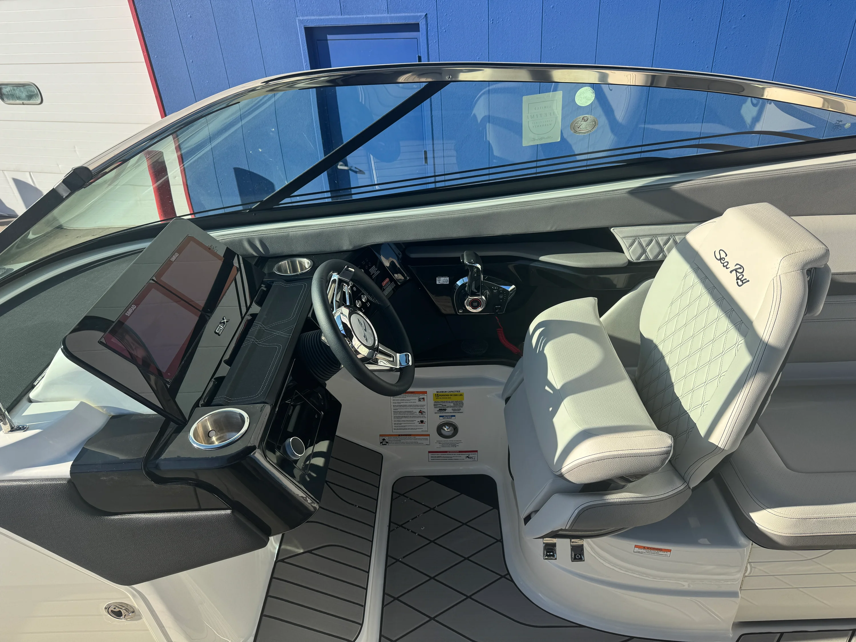 2026 Sea Ray SLX 260 Image Thumbnail #24