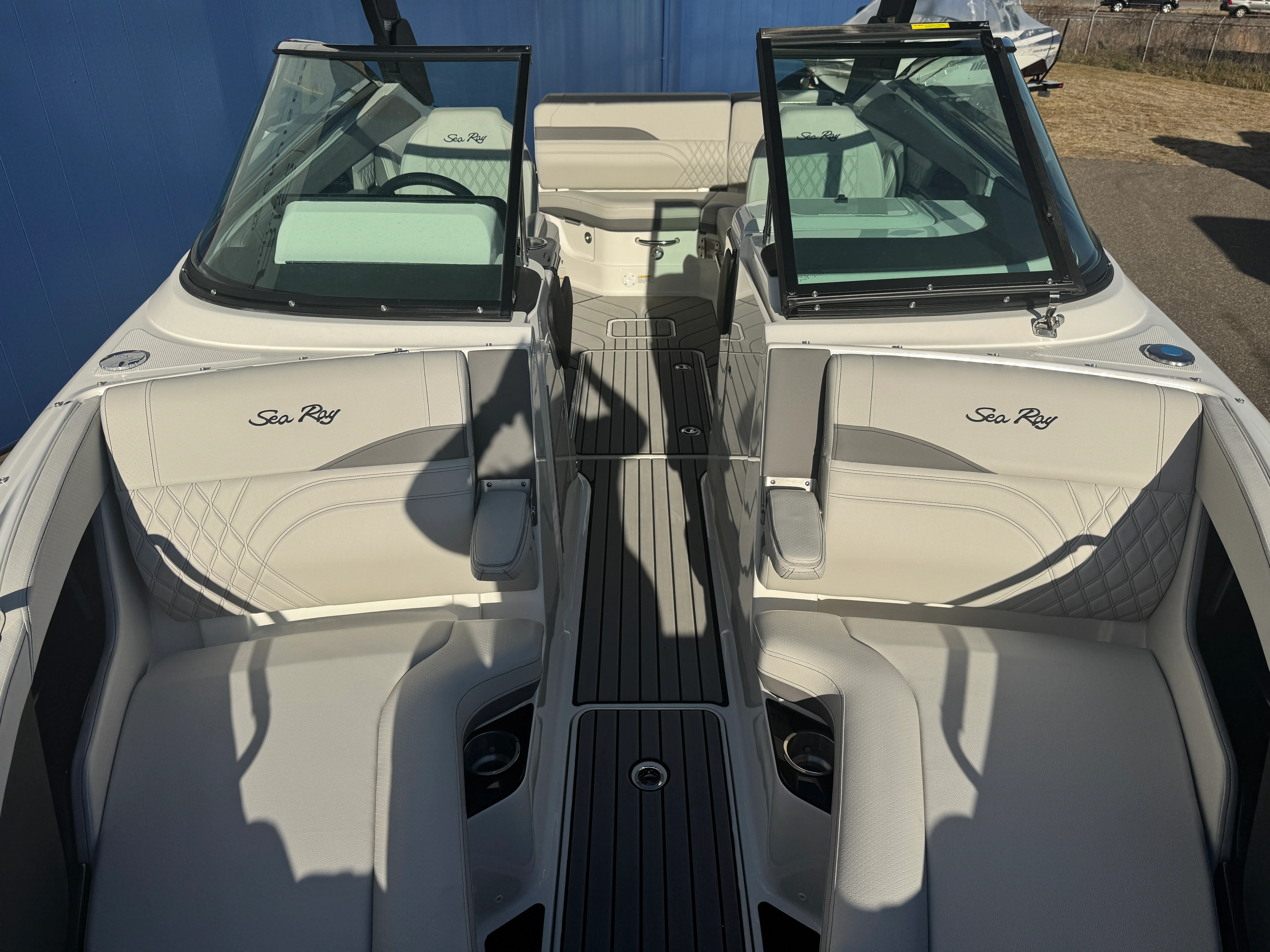 2026 Sea Ray SLX 260 Image Thumbnail #51