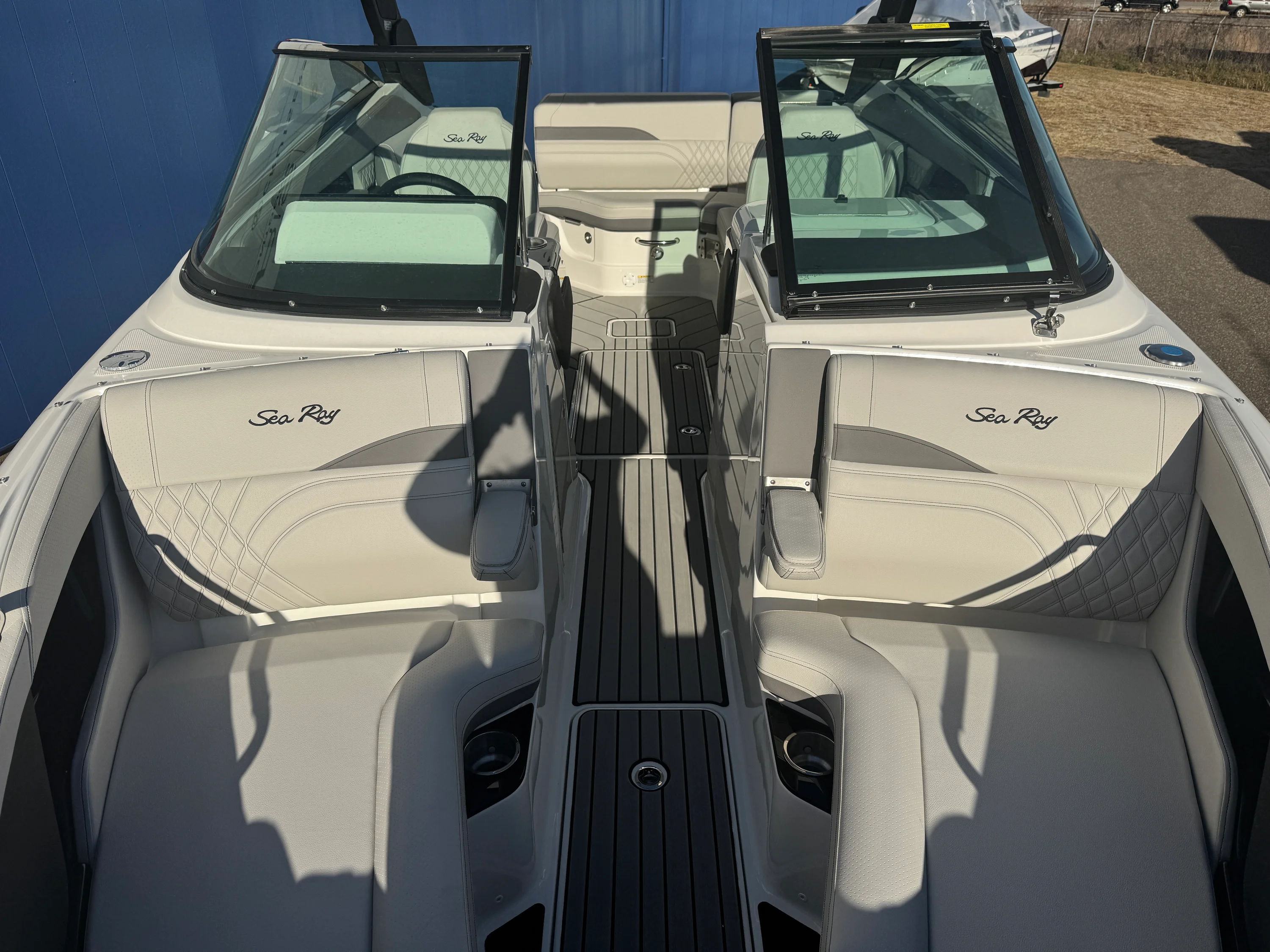 2026 Sea Ray SLX 260 Image Thumbnail #51