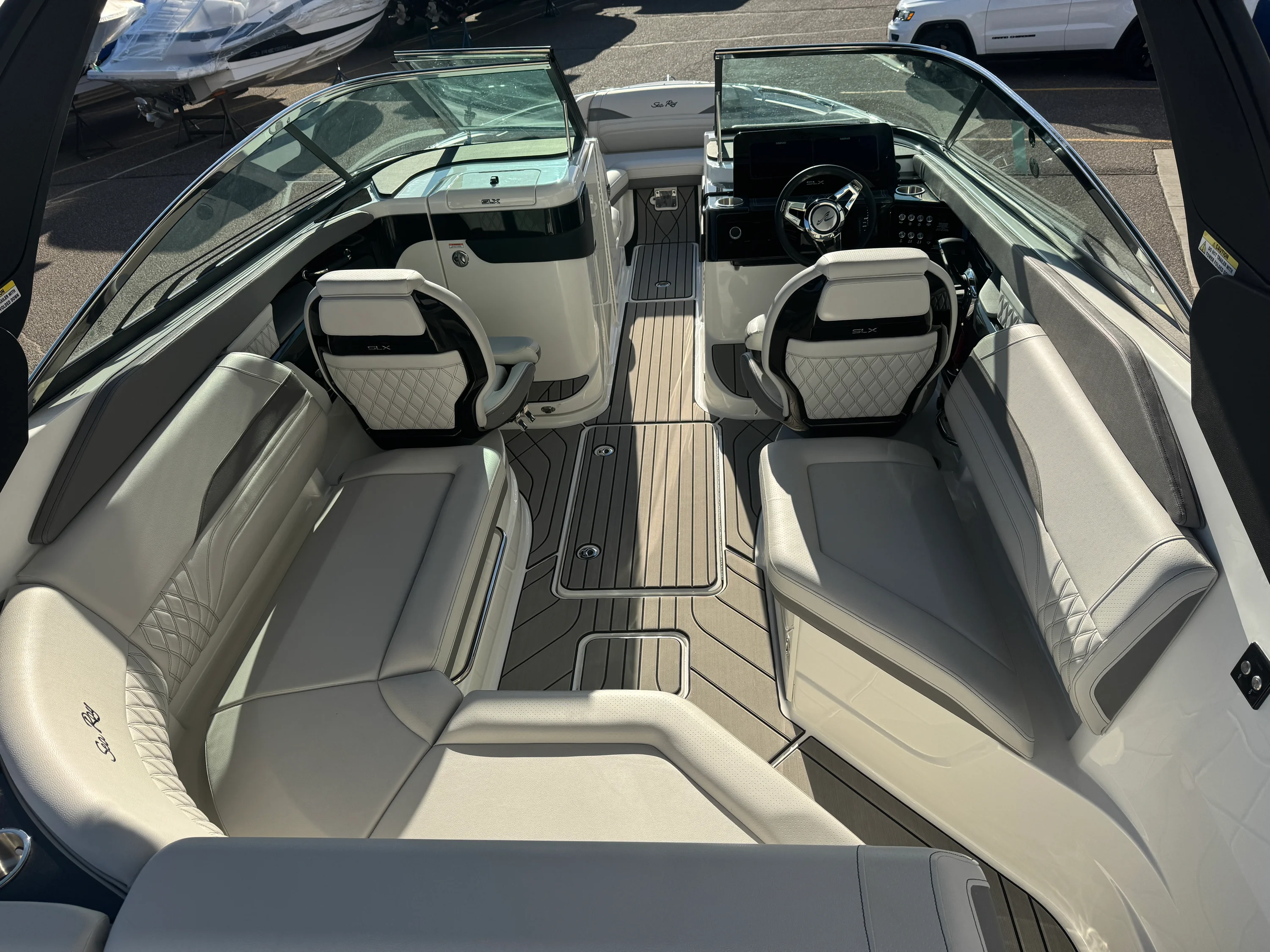 2026 Sea Ray SLX 260 Image Thumbnail #15