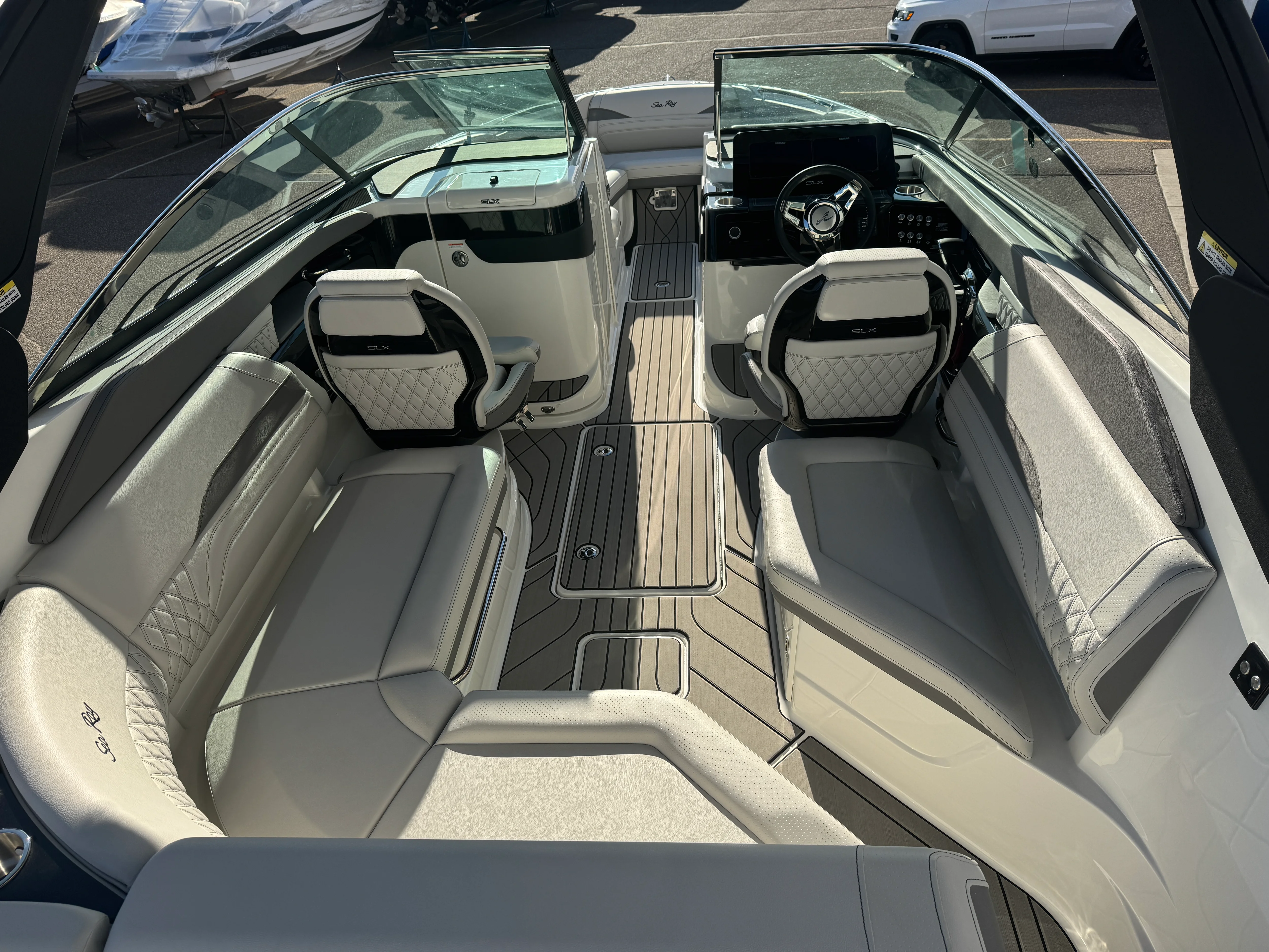 2026 Sea Ray SLX 260 Image Thumbnail #15