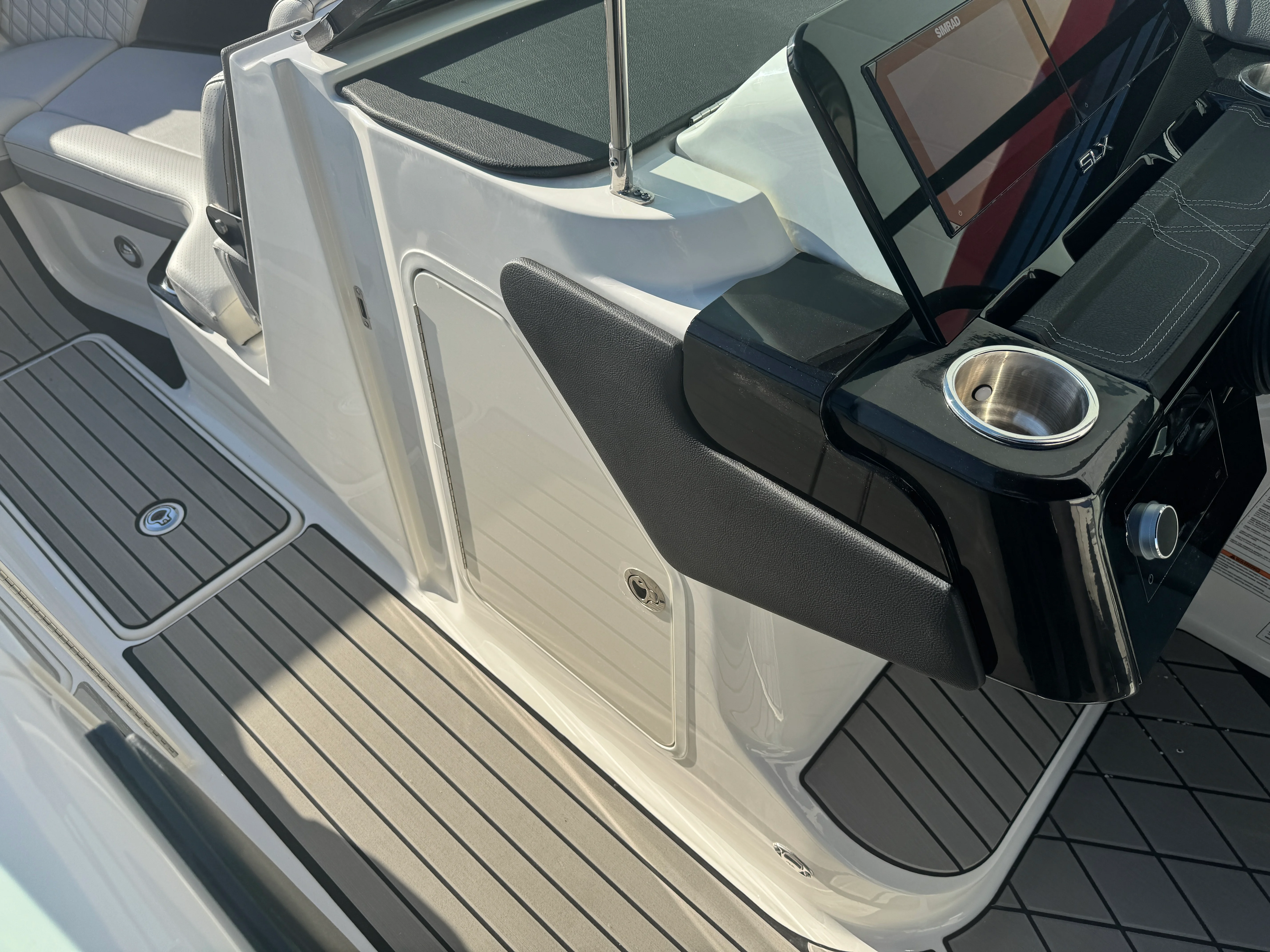 2026 Sea Ray SLX 260 Image Thumbnail #39