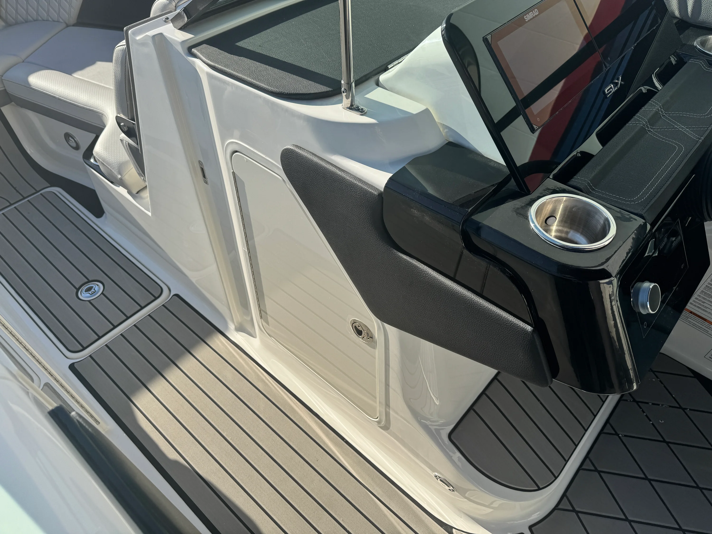 2026 Sea Ray SLX 260 Image Thumbnail #39