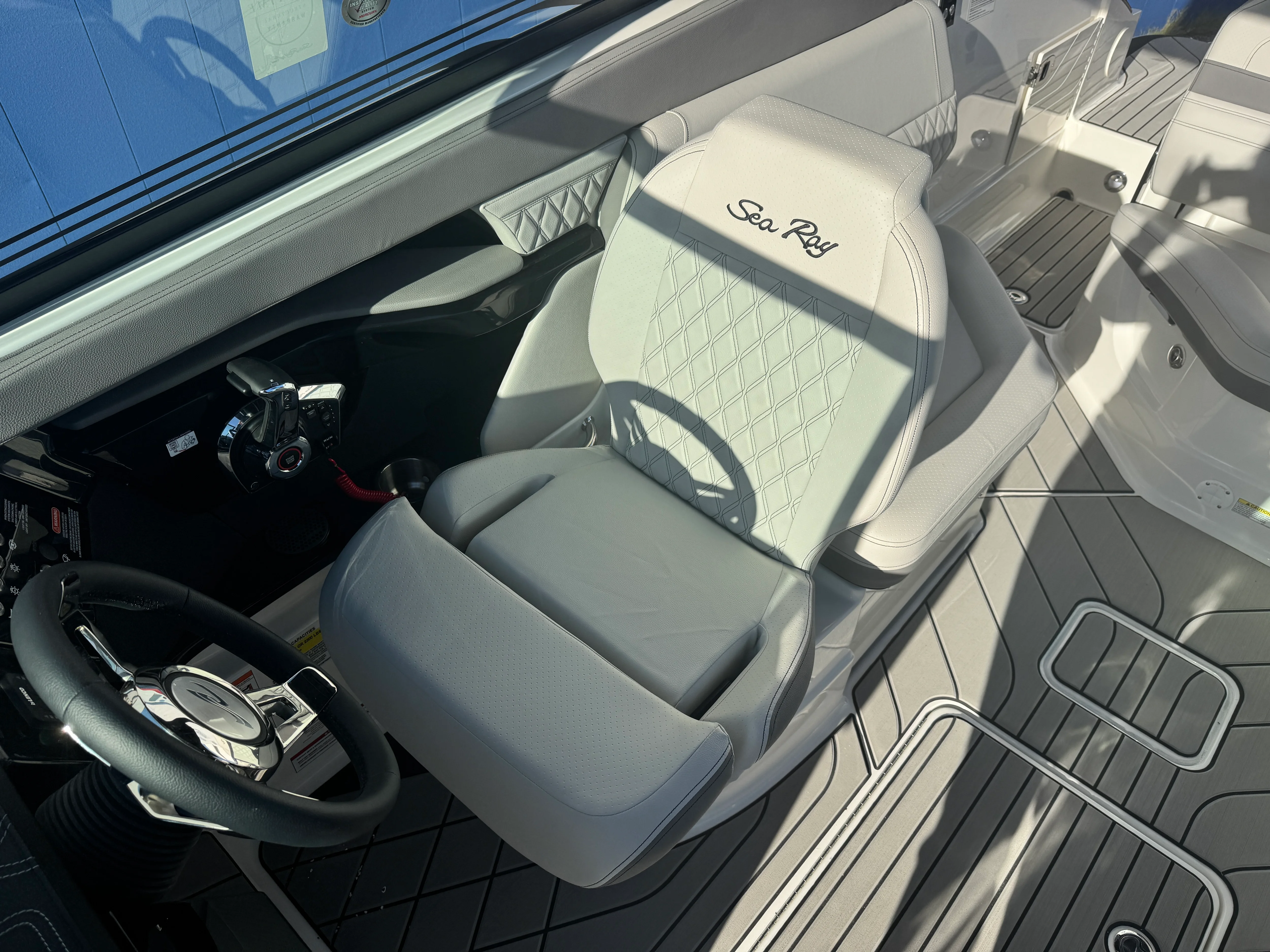 2026 Sea Ray SLX 260 Image Thumbnail #26