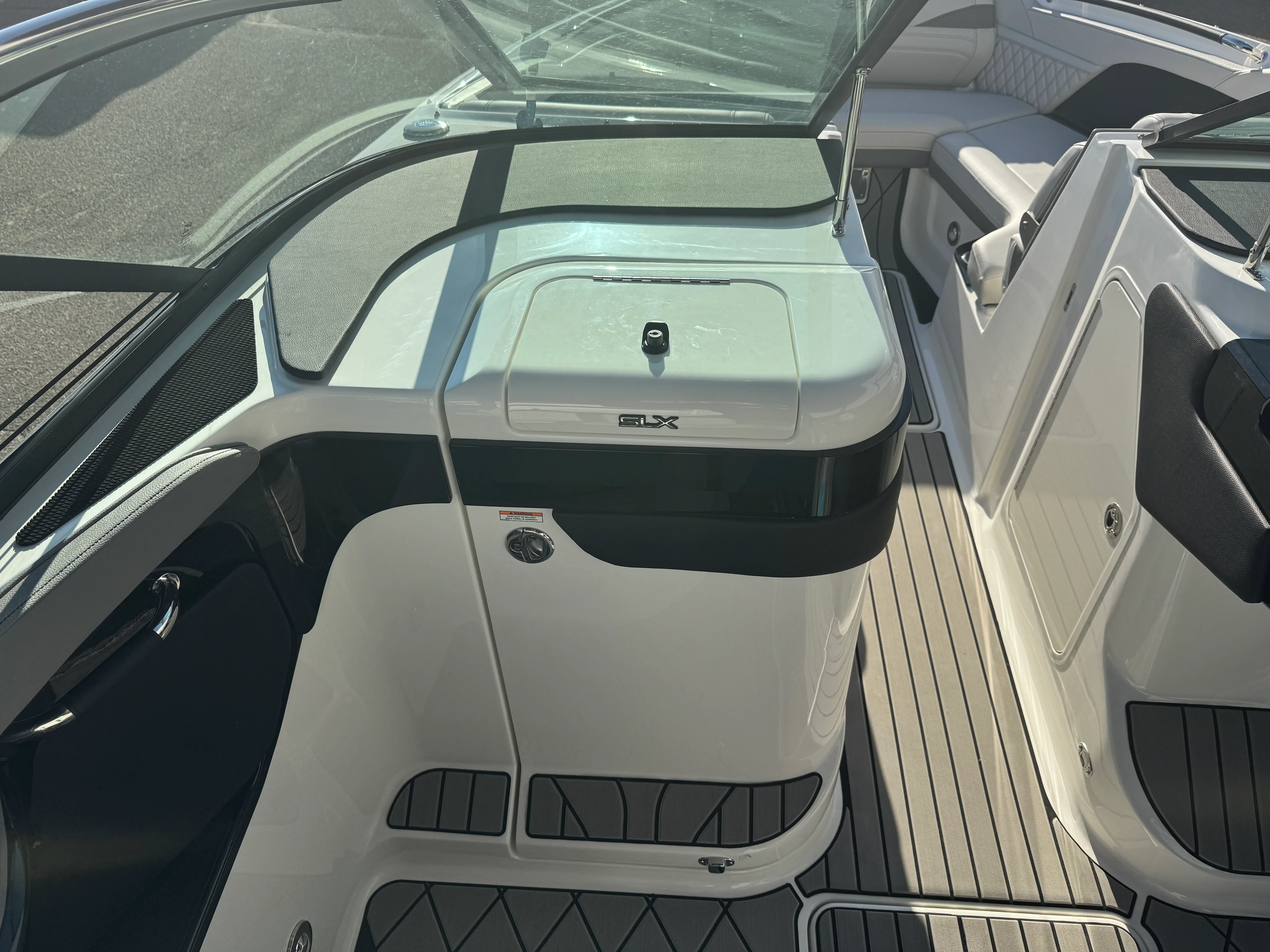 2026 Sea Ray SLX 260 Image Thumbnail #35