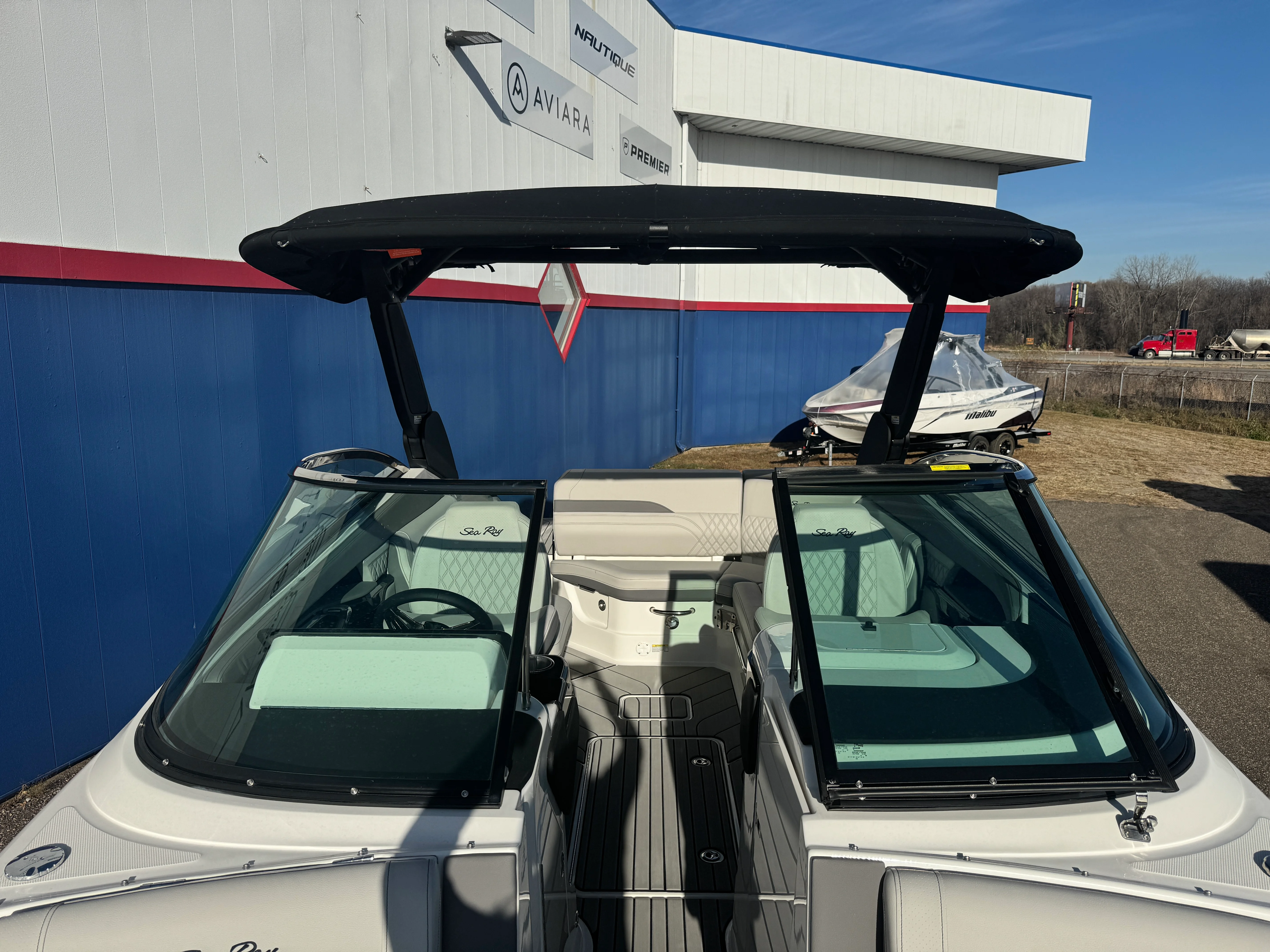 2026 Sea Ray SLX 260 Image Thumbnail #52