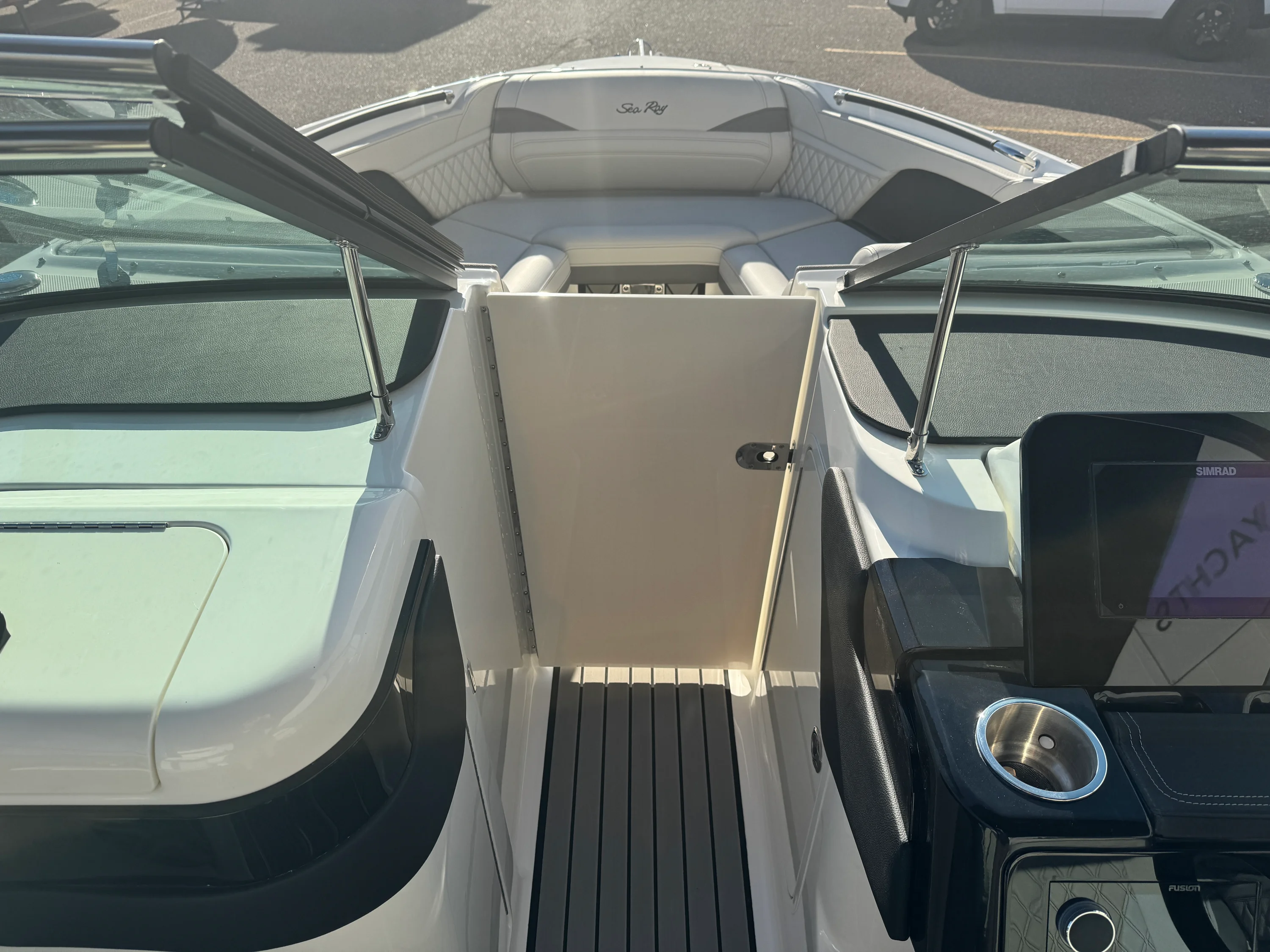 2026 Sea Ray SLX 260 Image Thumbnail #41