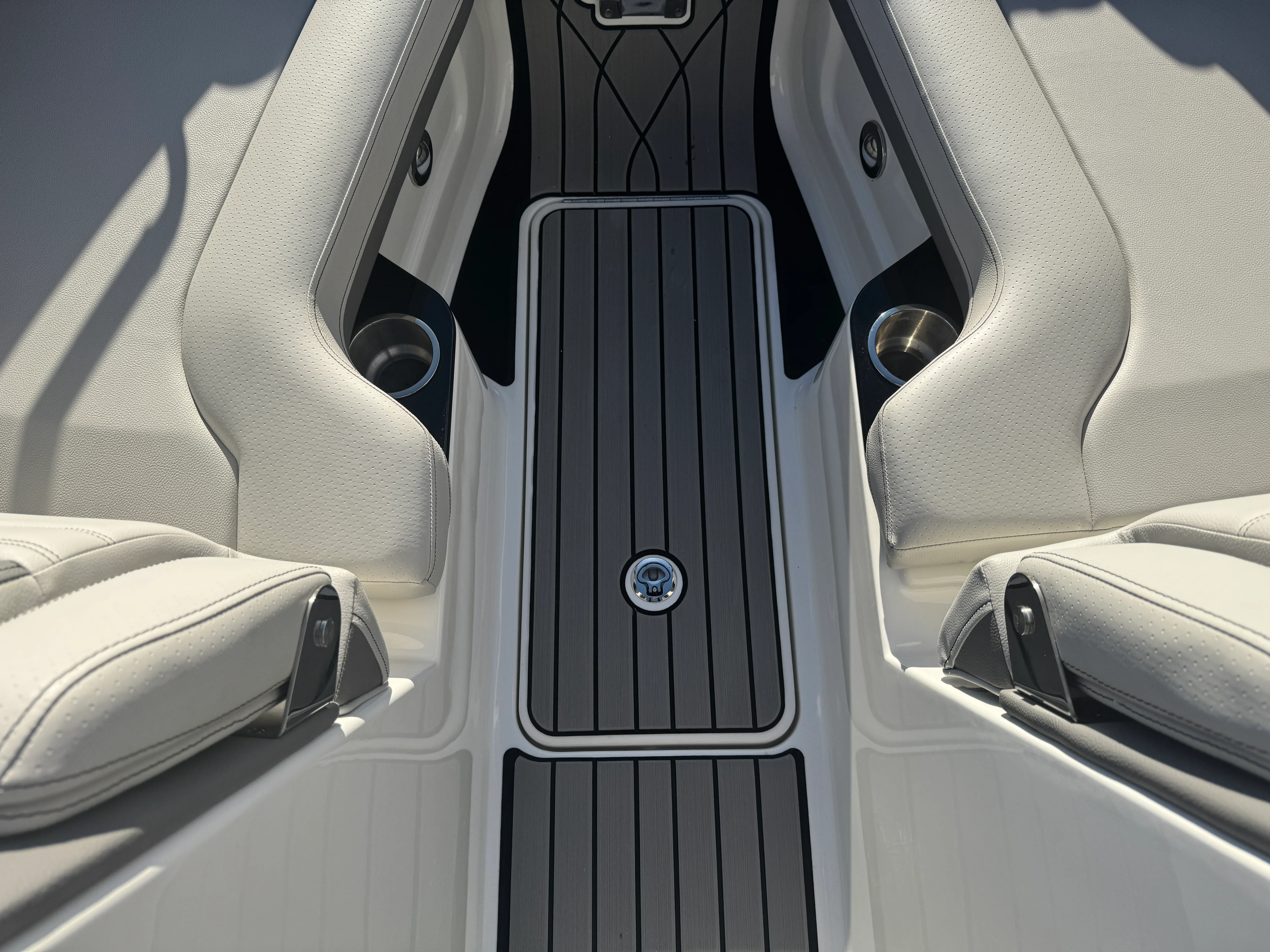 2026 Sea Ray SLX 260 Image Thumbnail #43