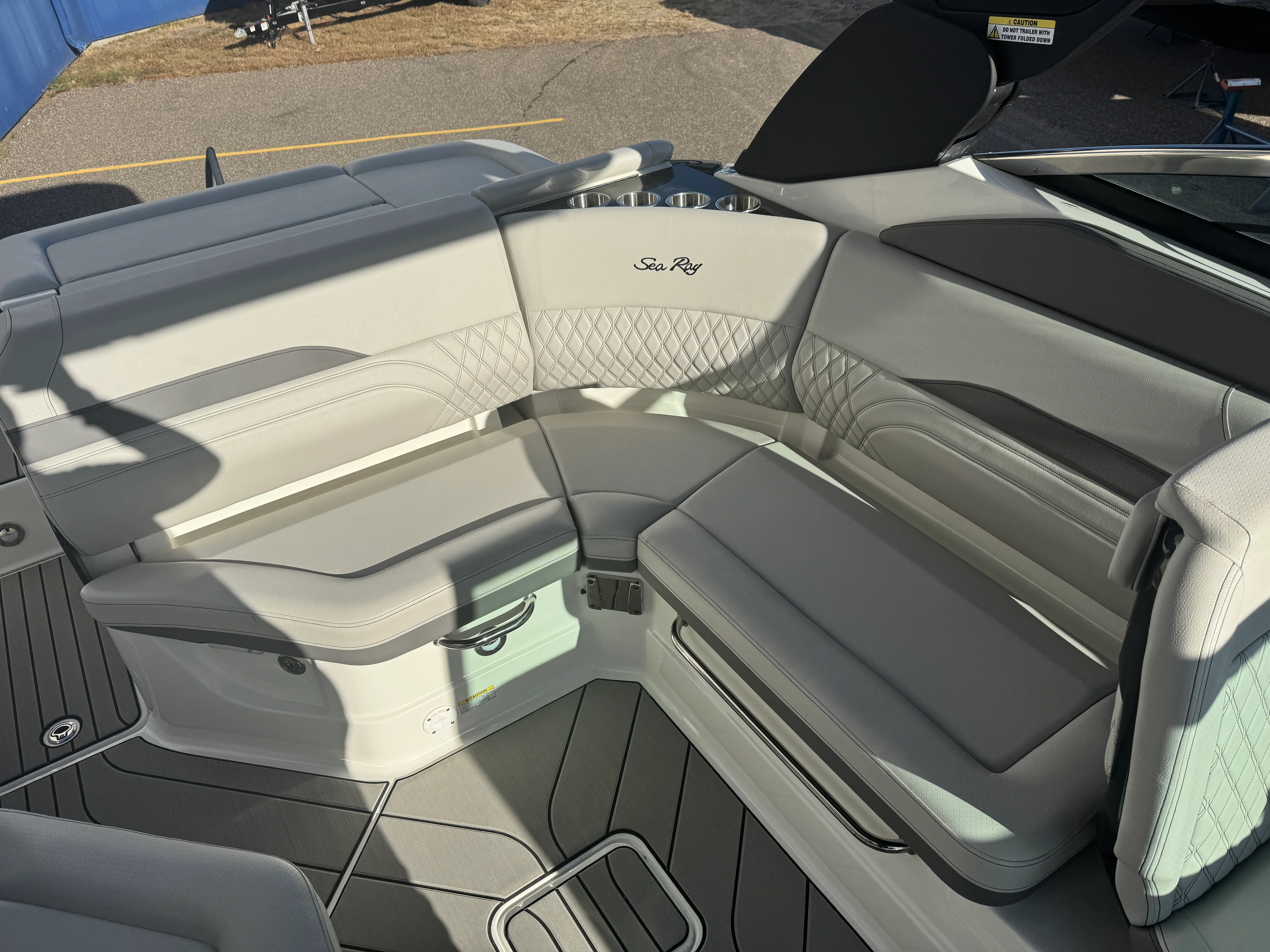 2026 Sea Ray SLX 260 Image Thumbnail #19