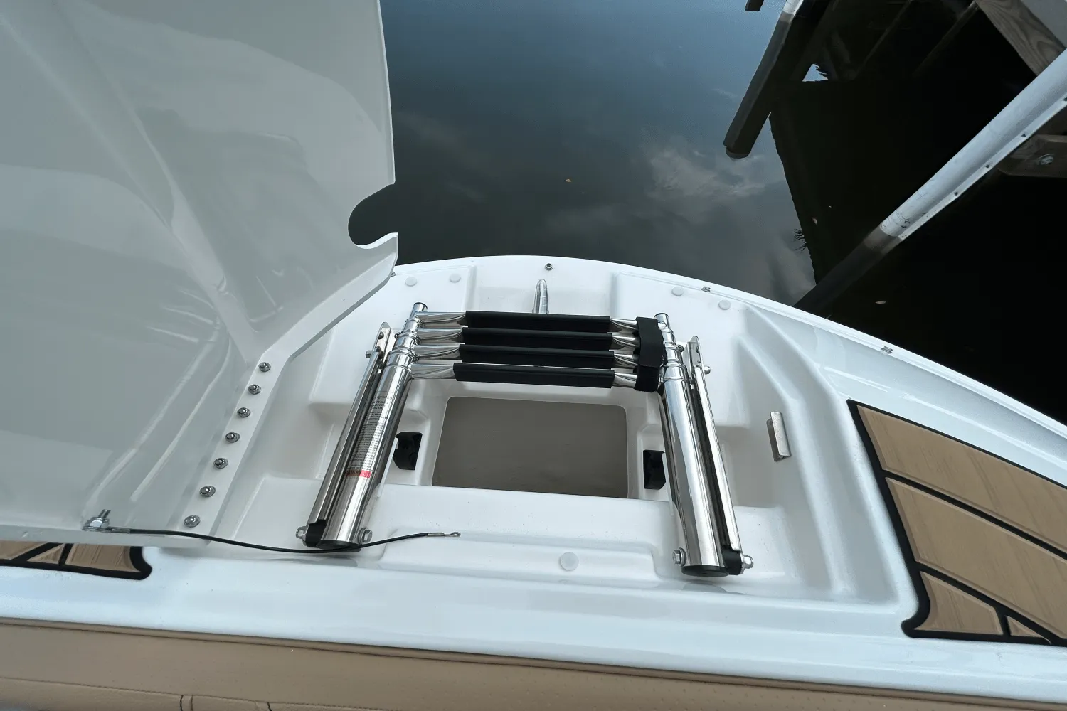 2026 Sea Ray SDX 250 Outboard Image Thumbnail #20