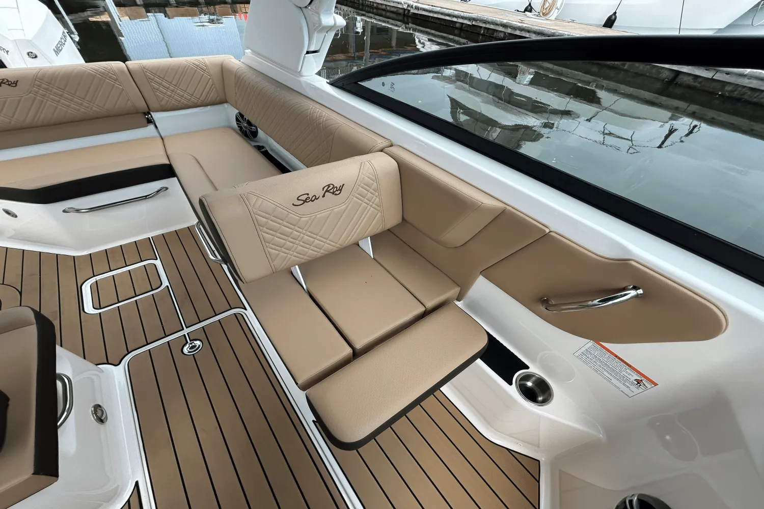 2026 Sea Ray SDX 250 Outboard Image Thumbnail #11