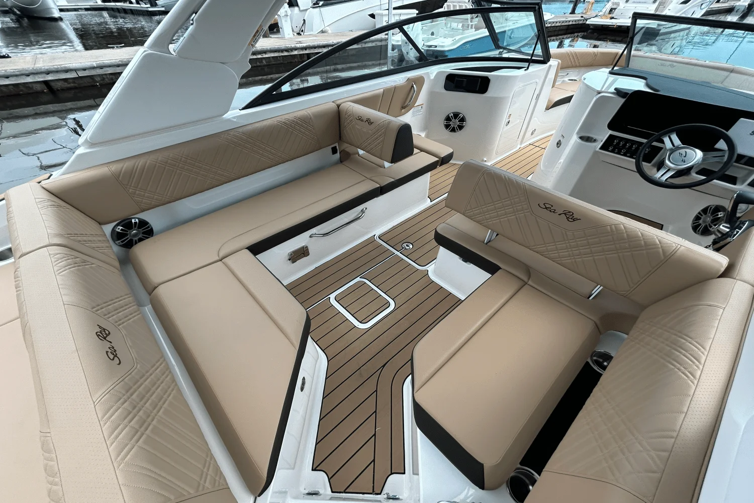 2026 Sea Ray SDX 250 Outboard Image Thumbnail #6