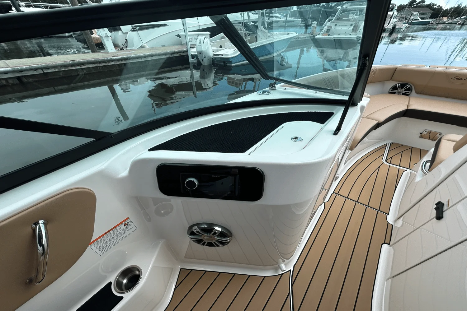 2026 Sea Ray SDX 250 Outboard Image Thumbnail #12