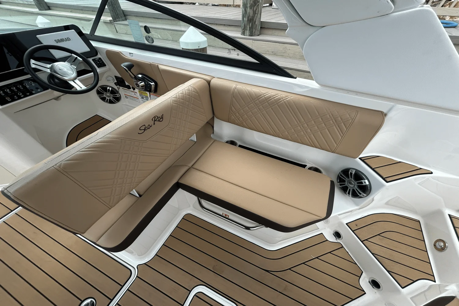 2026 Sea Ray SDX 250 Outboard Image Thumbnail #9