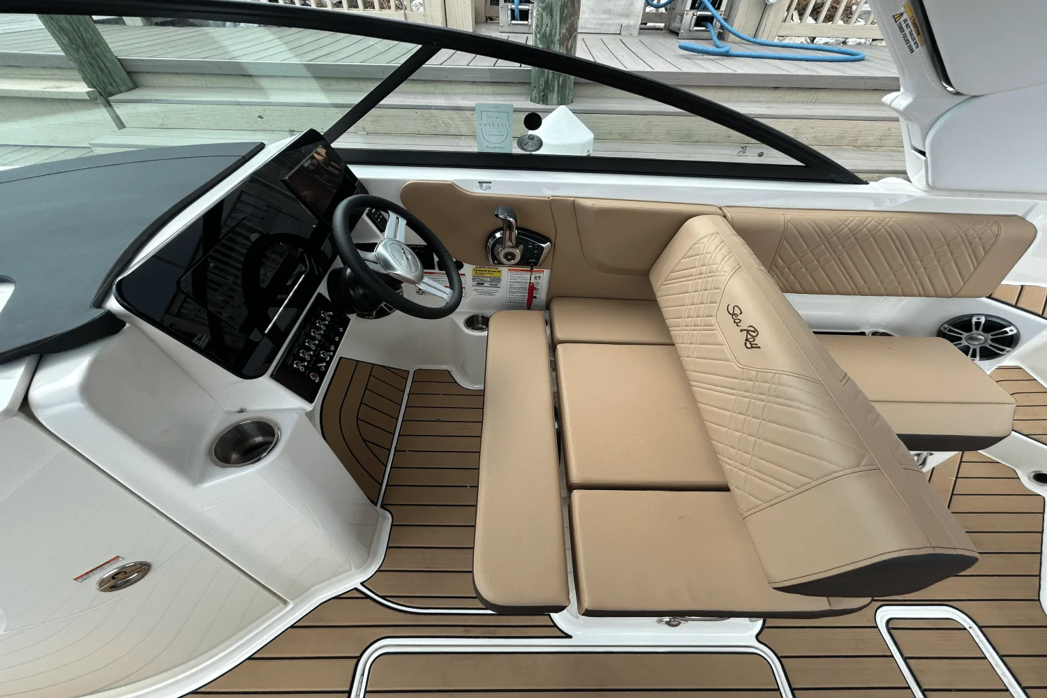 2026 Sea Ray SDX 250 Outboard Image Thumbnail #17