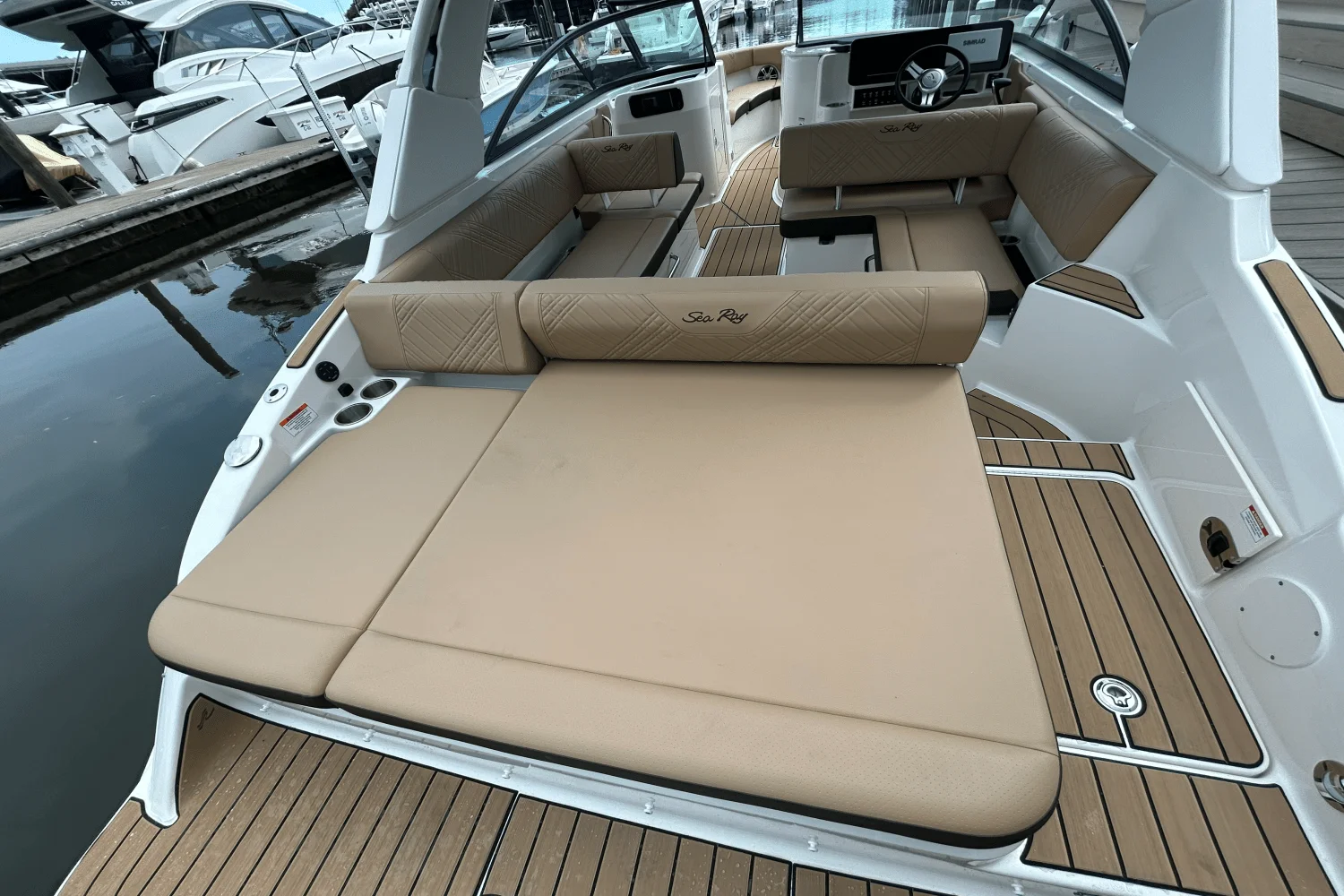 2026 Sea Ray SDX 250 Outboard Image Thumbnail #4