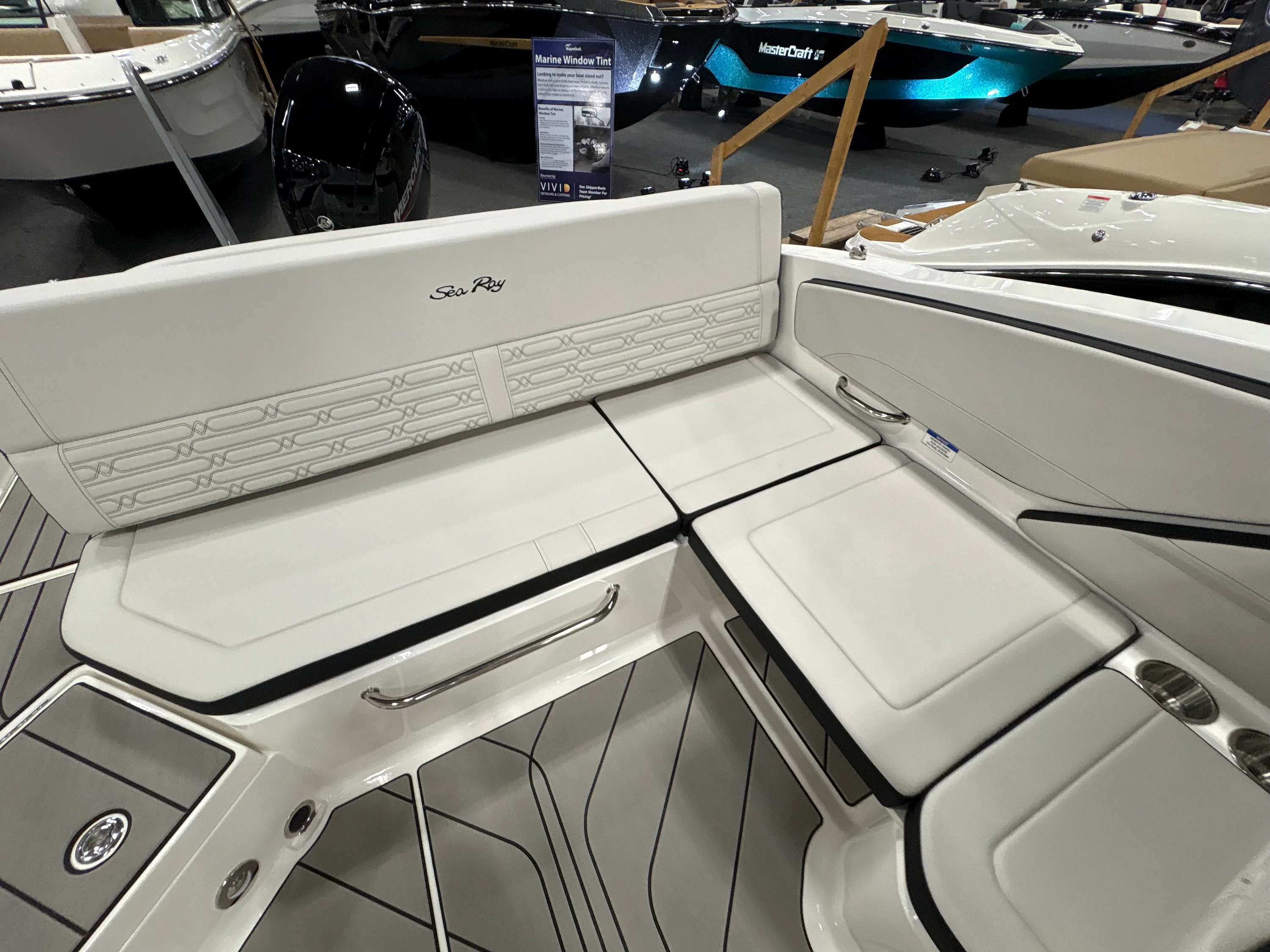 2026 Sea Ray SPX 210 Outboard Image Thumbnail #12