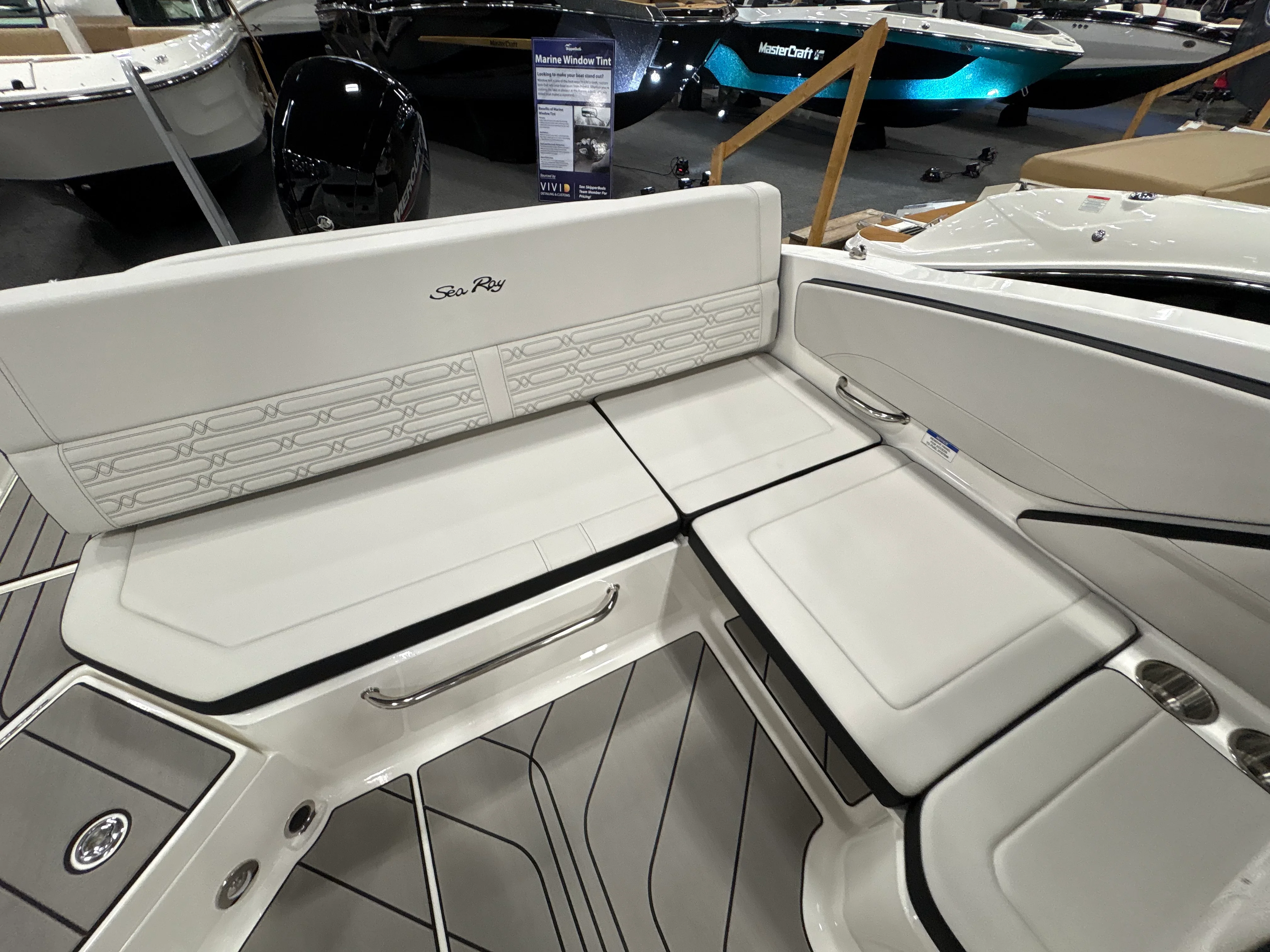 2026 Sea Ray SPX 210 Outboard Image Thumbnail #12