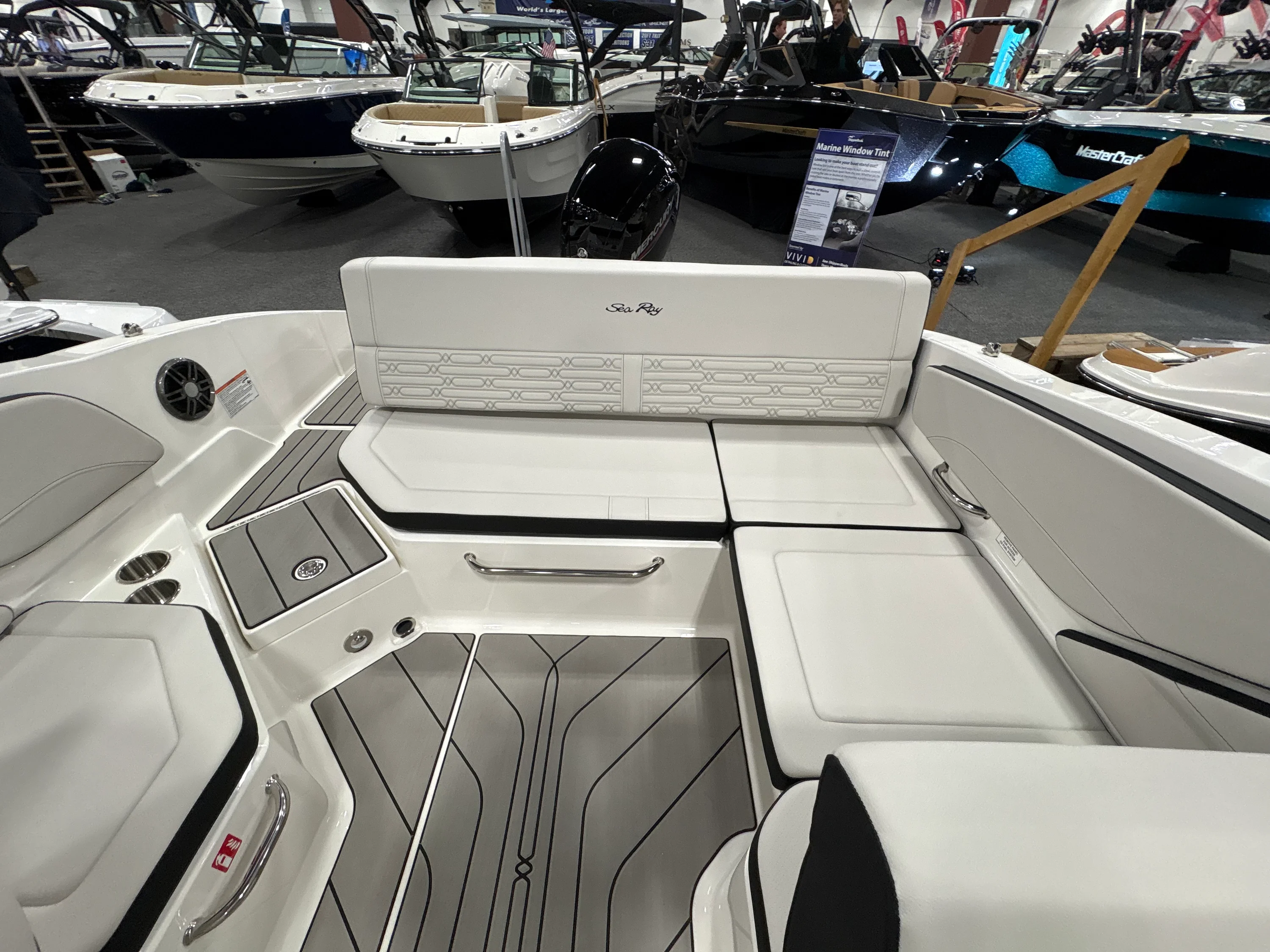 2026 Sea Ray SPX 210 Outboard Image Thumbnail #11