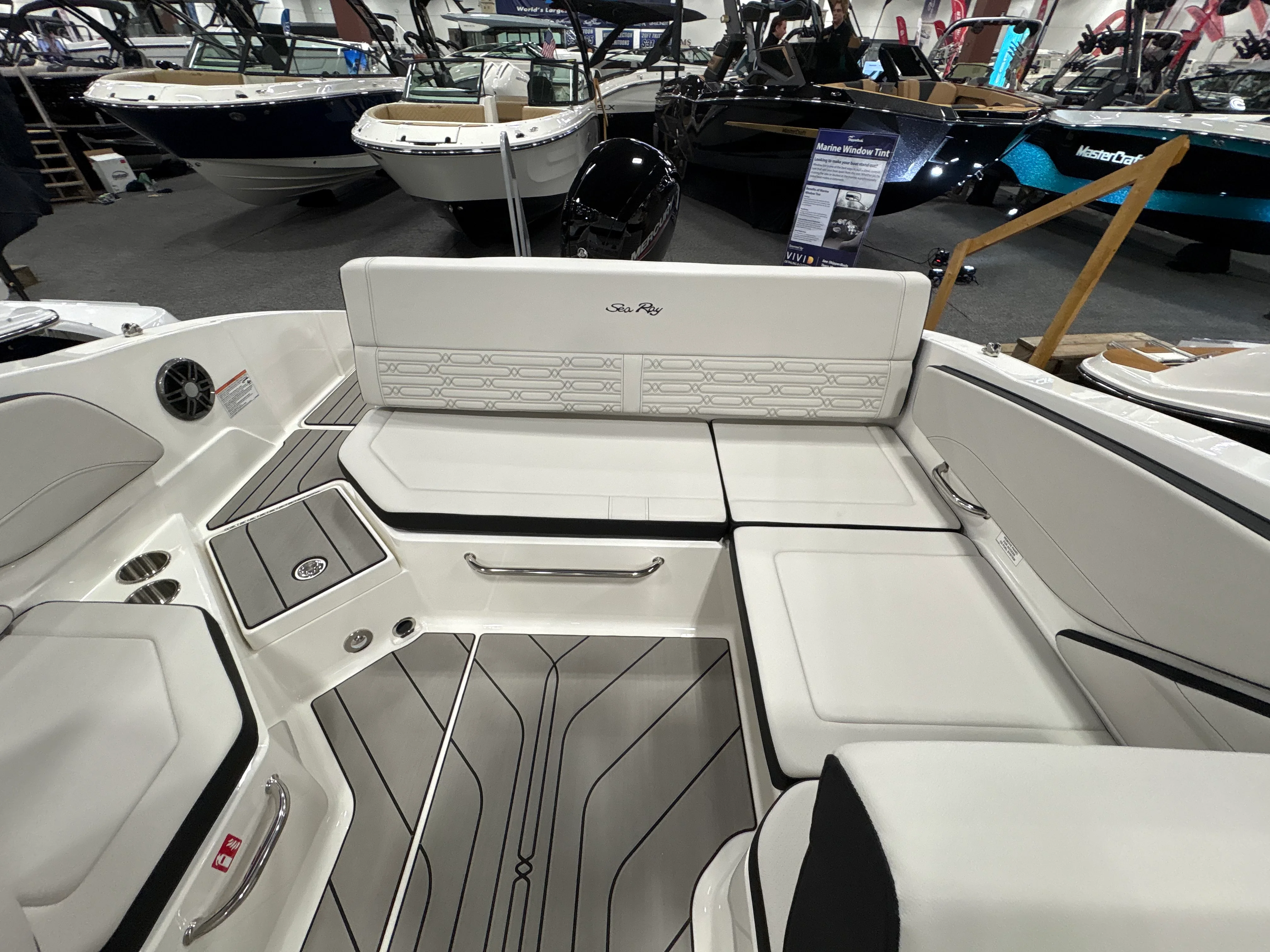 2026 Sea Ray SPX 210 Outboard Image Thumbnail #11