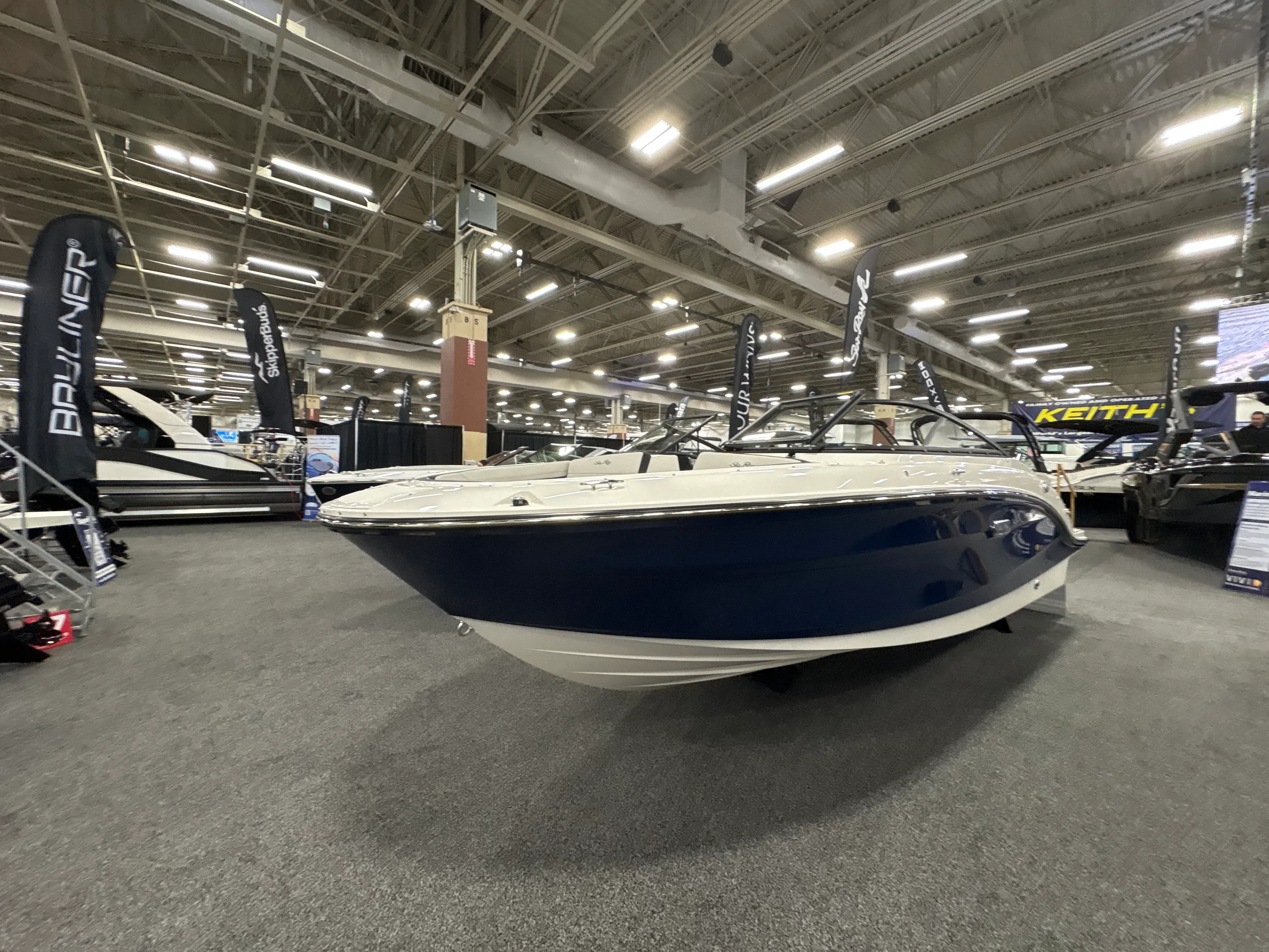 2026 Sea Ray SPX 210 Outboard Image Thumbnail #2