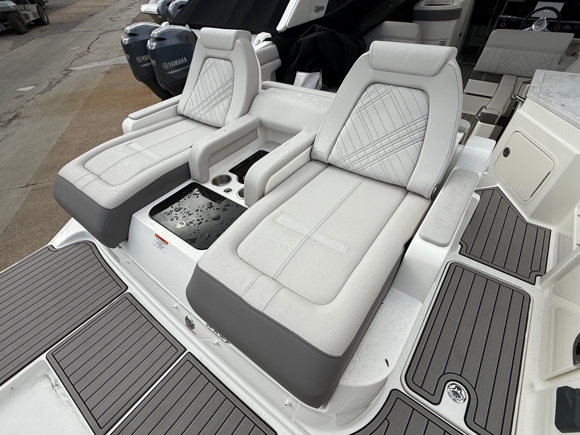 2026 Sea Ray SDX 290 Image Thumbnail #10