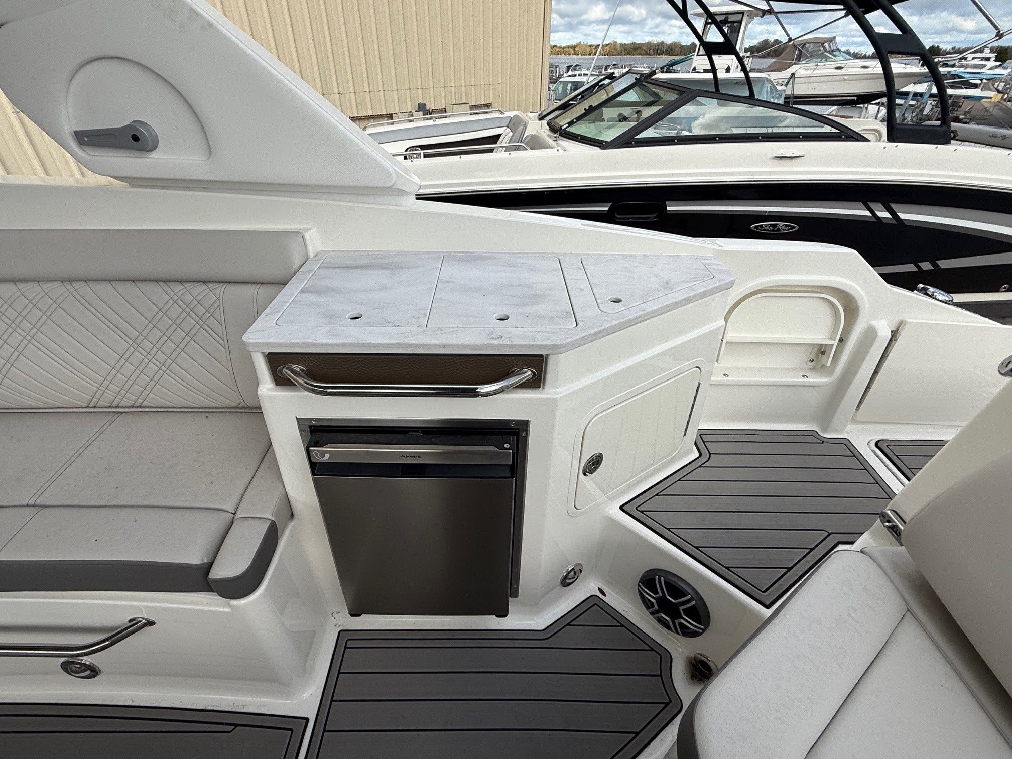 2026 Sea Ray SDX 290 Image Thumbnail #13