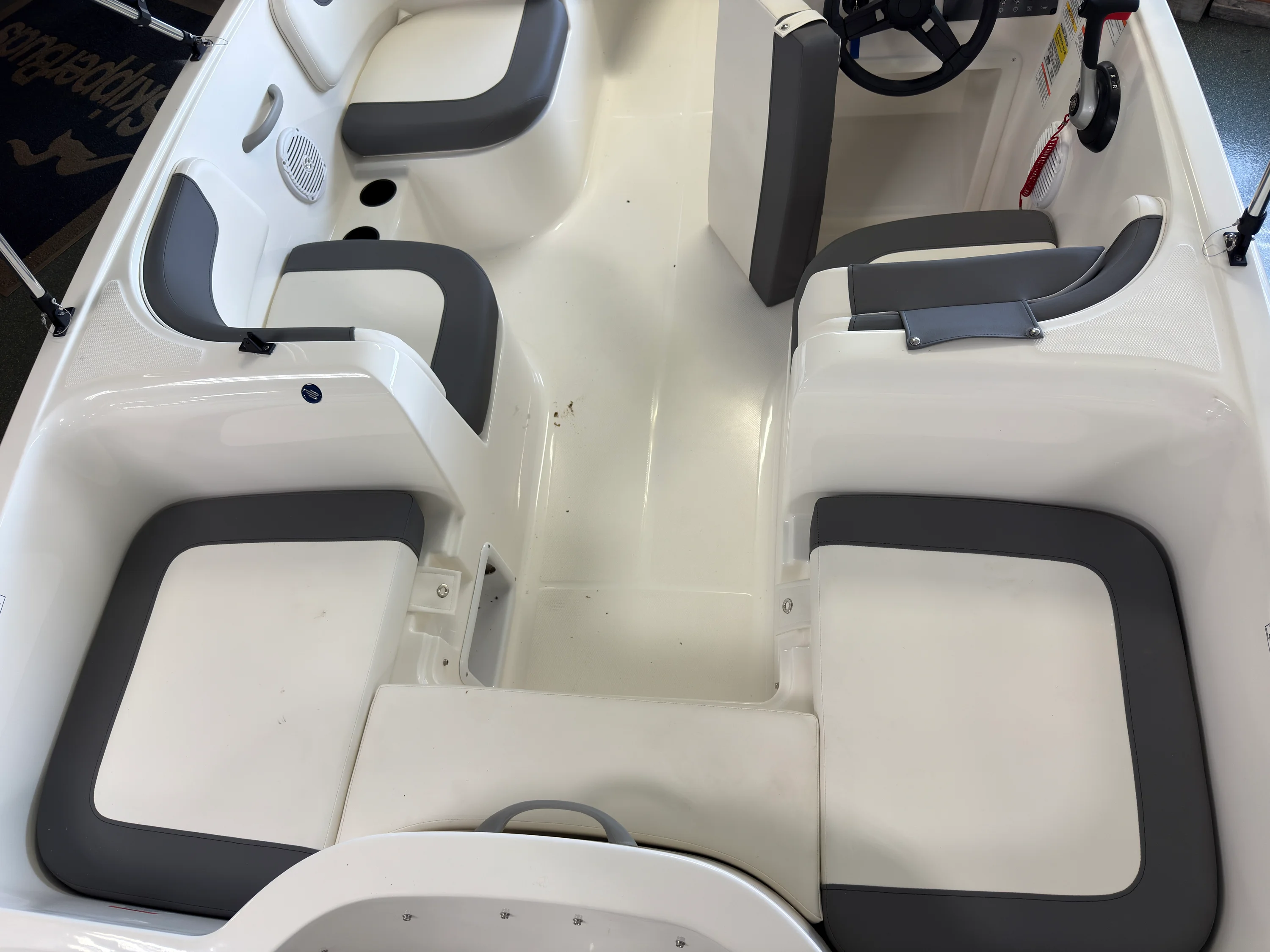 2026 Bayliner E16LE Image Thumbnail #12