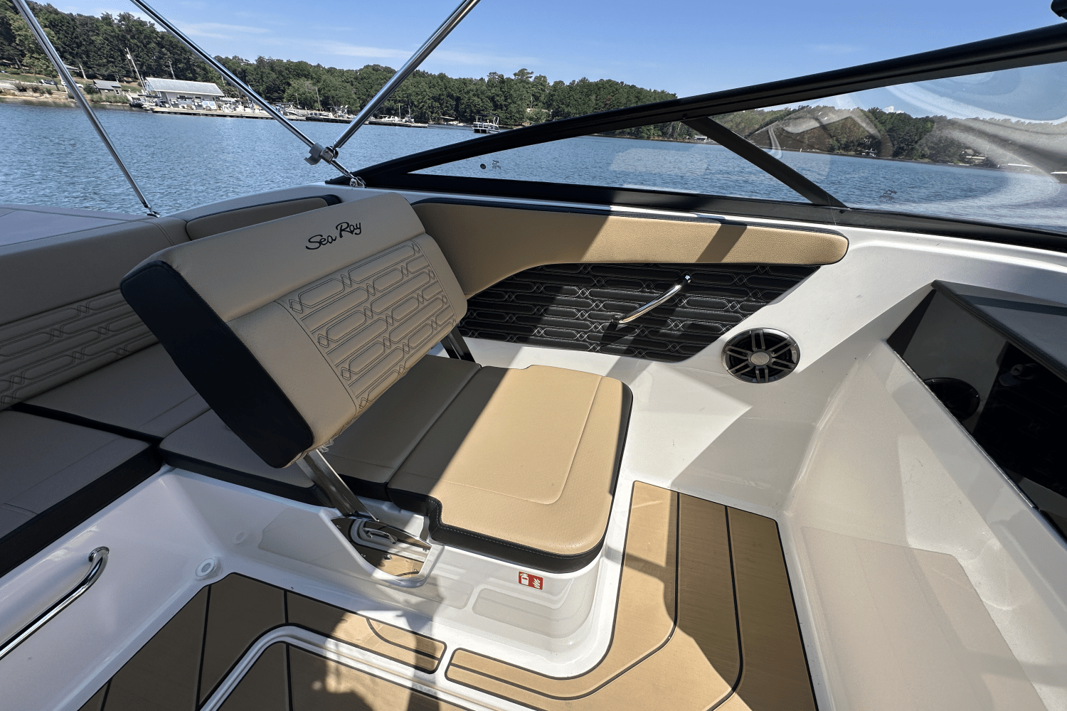 2025 Sea Ray SPX 190 Image Thumbnail #27