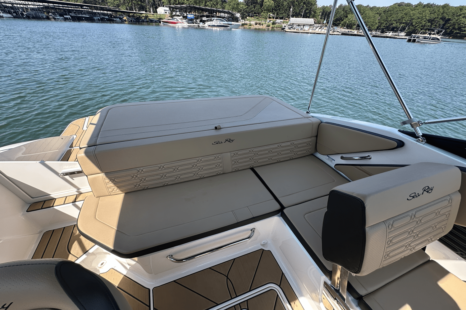 2025 Sea Ray SPX 190 Image Thumbnail #28