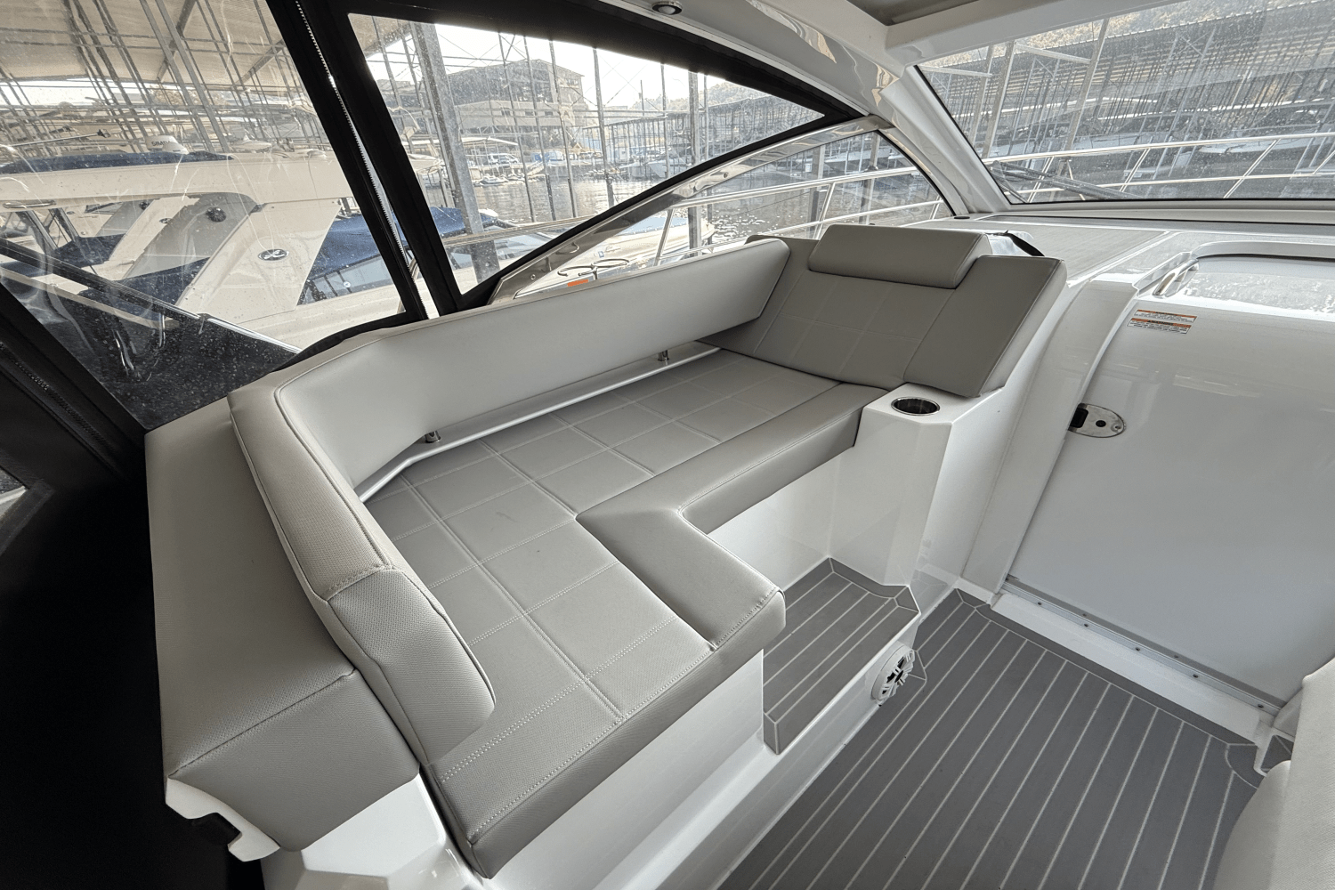 2022 Cruisers Yachts 39 Express Coupe Image Thumbnail #30